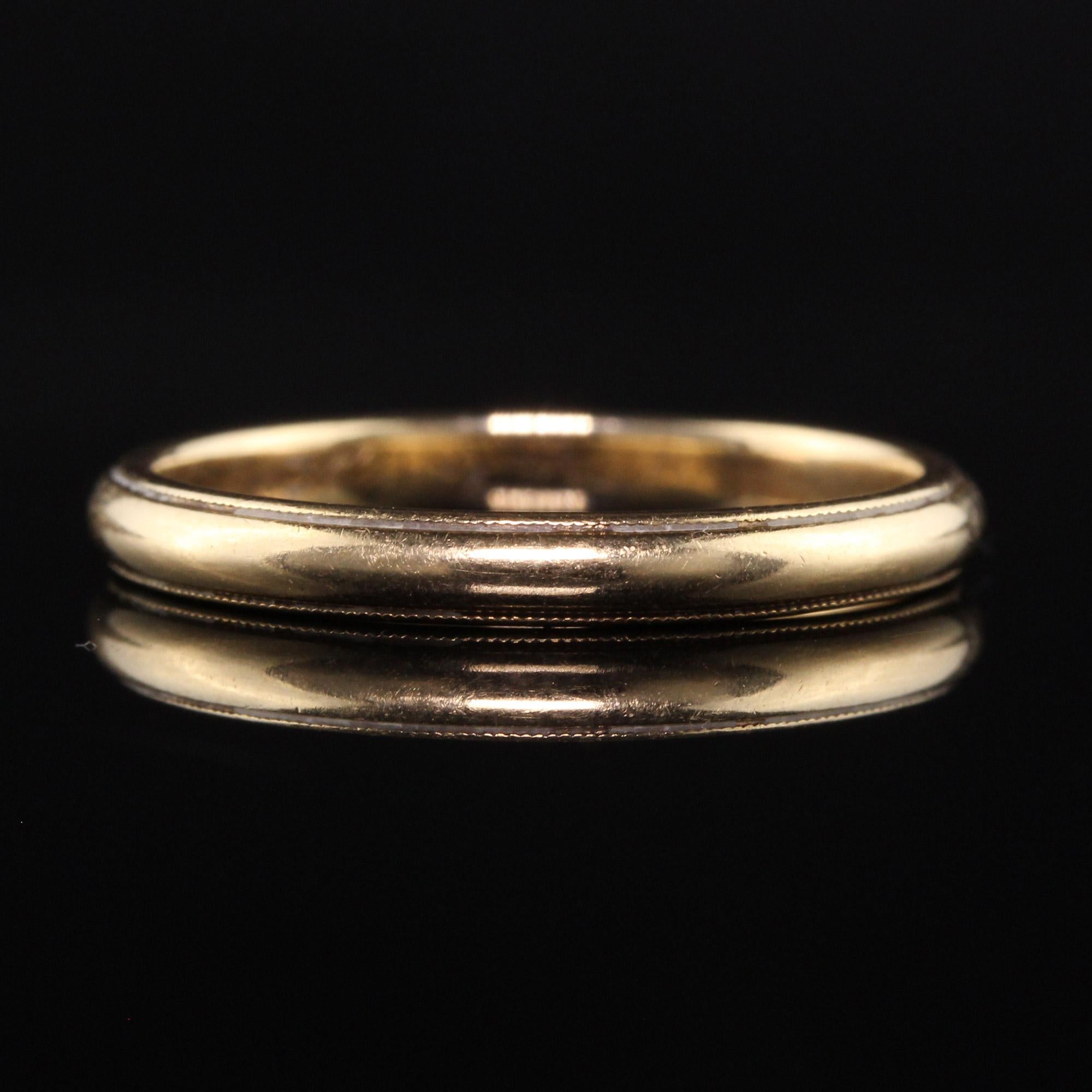 Antique Art Deco 14K Yellow Gold Classic Engraved Wedding Band In Good Condition For Sale In Great Neck, NY