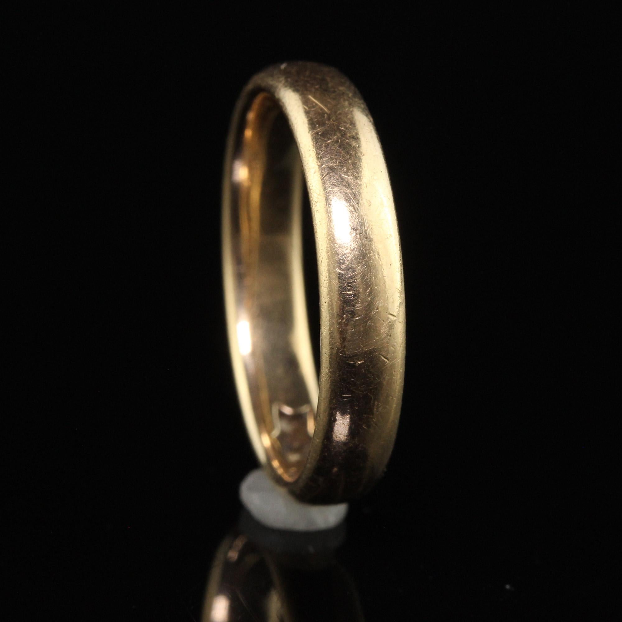 Antique Art Deco 14K Yellow Gold Classic Plain Wedding Band - Size 8 1/4 In Good Condition For Sale In Great Neck, NY