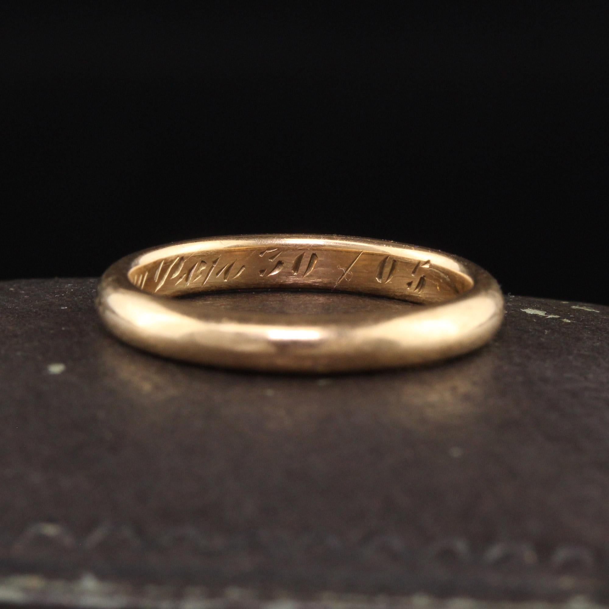 Antique Art Deco 14K Yellow Gold Classic Wedding Band In Good Condition For Sale In Great Neck, NY