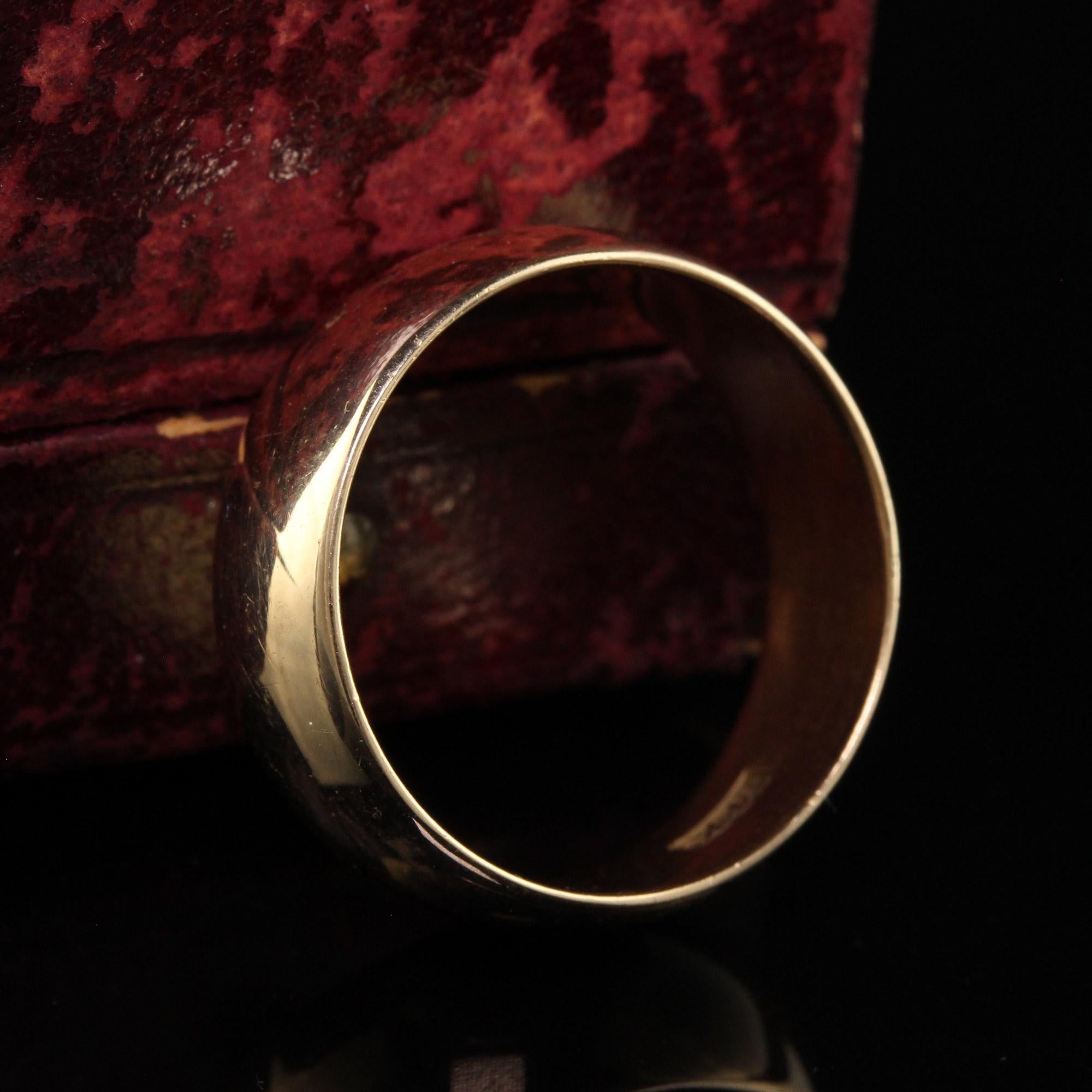 Antique Art Deco 14K Yellow Gold Classic Wide Wedding Band - Size 9 3/4 In Good Condition In Great Neck, NY