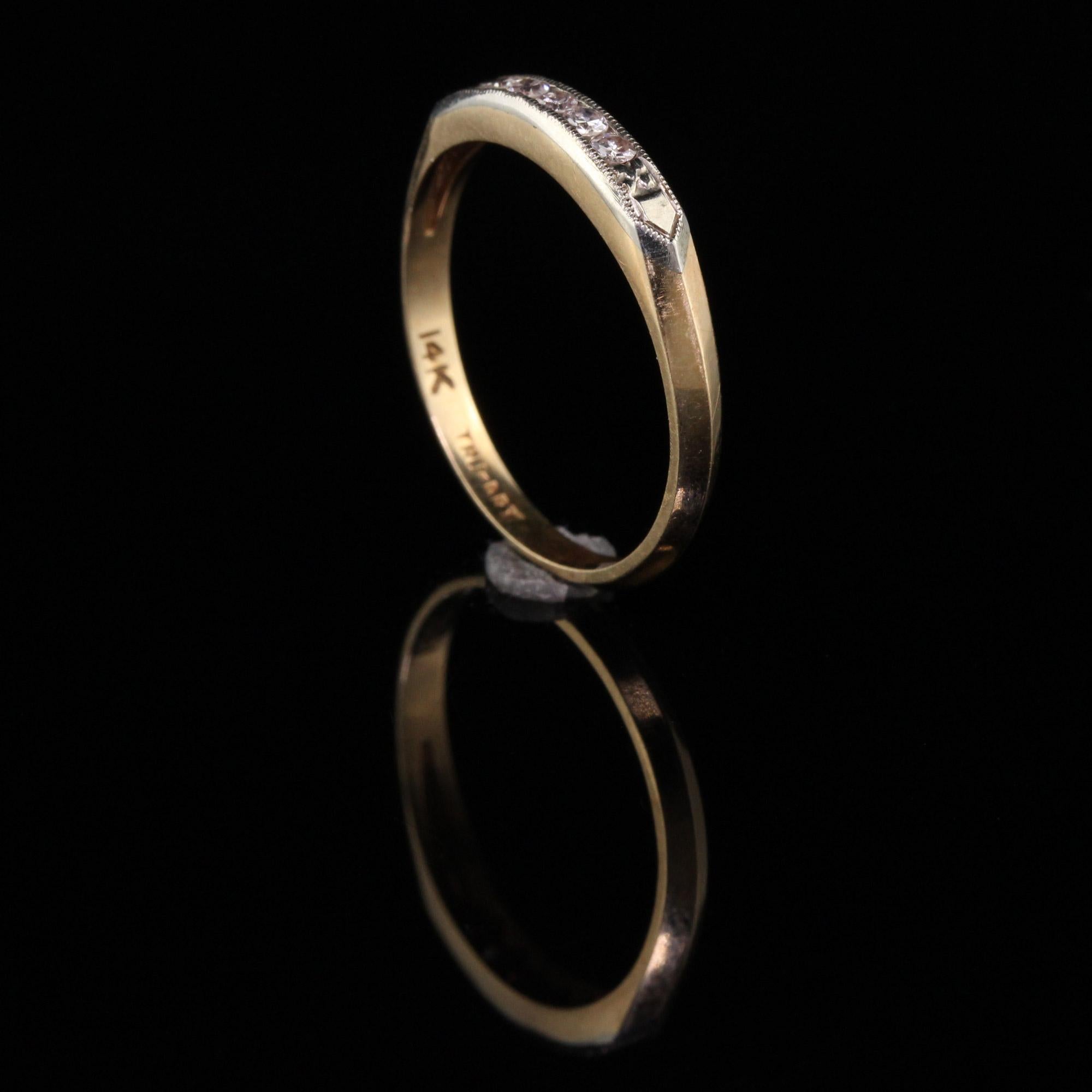 Antique Art Deco 14 Karat Yellow Gold Diamond Wedding Band In Excellent Condition In Great Neck, NY