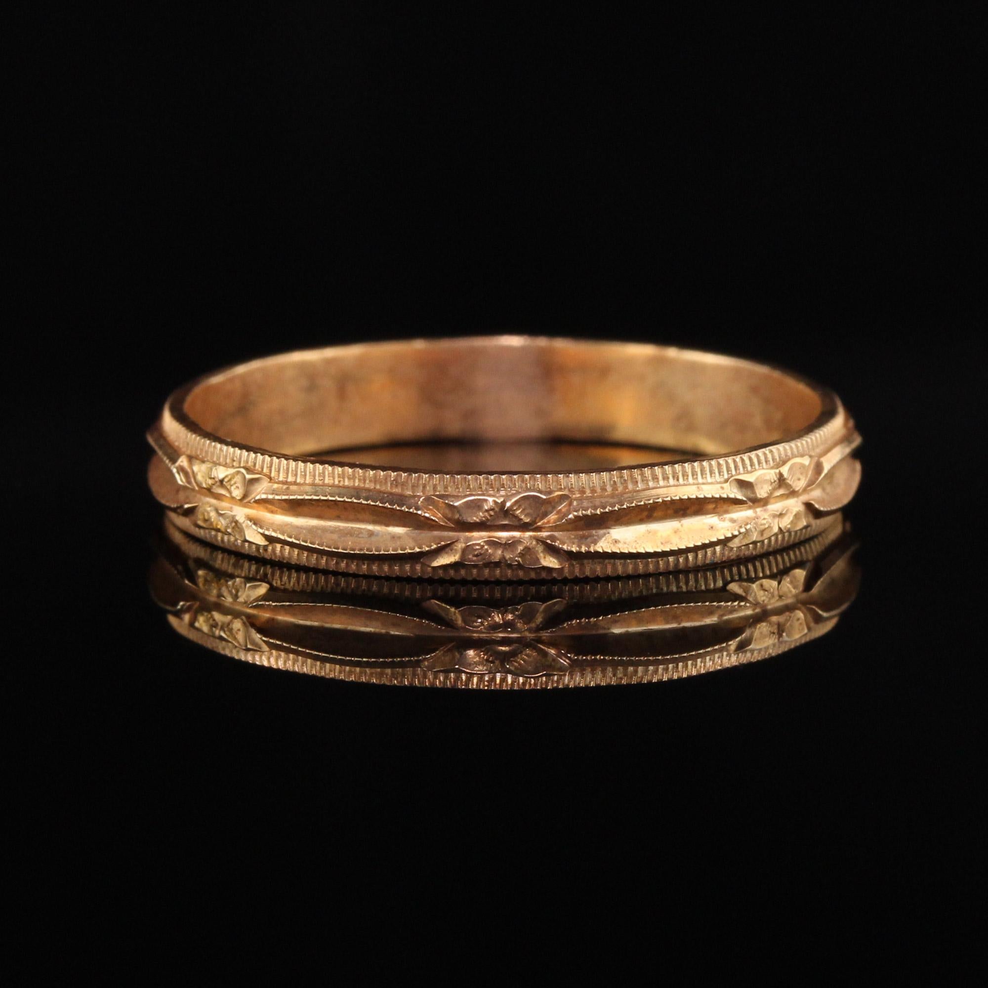 Antique Art Deco 14K Yellow Gold Engraved Wedding Band In Excellent Condition For Sale In Great Neck, NY