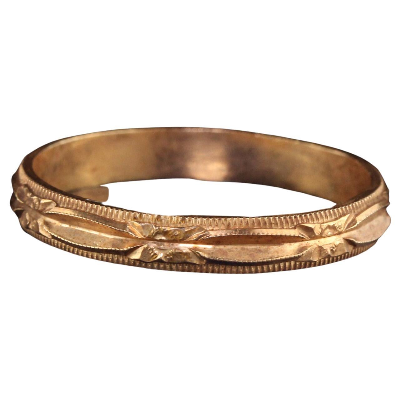 Antique Art Deco 14K Yellow Gold Engraved Wedding Band For Sale