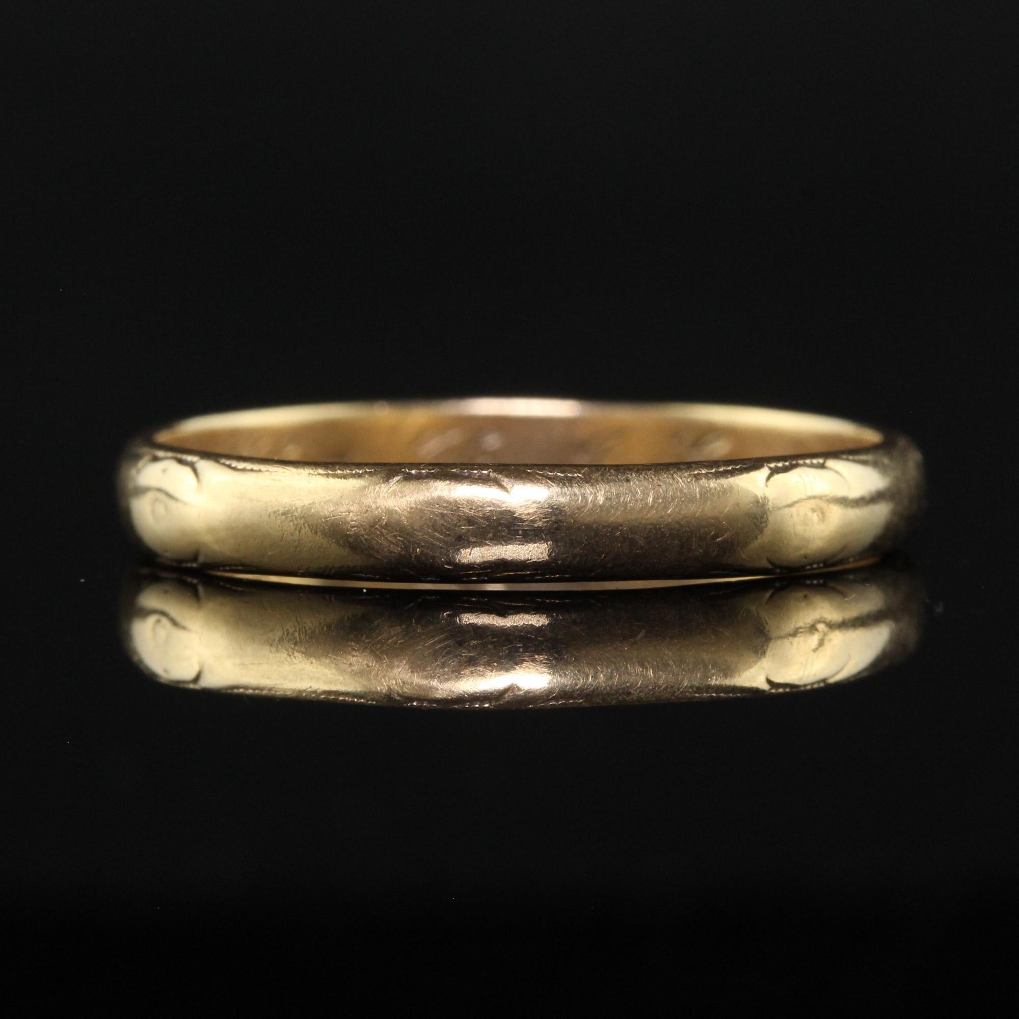 Antique Art Deco 14K Yellow Gold Engraved Wedding Band - Size 10 For Sale 4