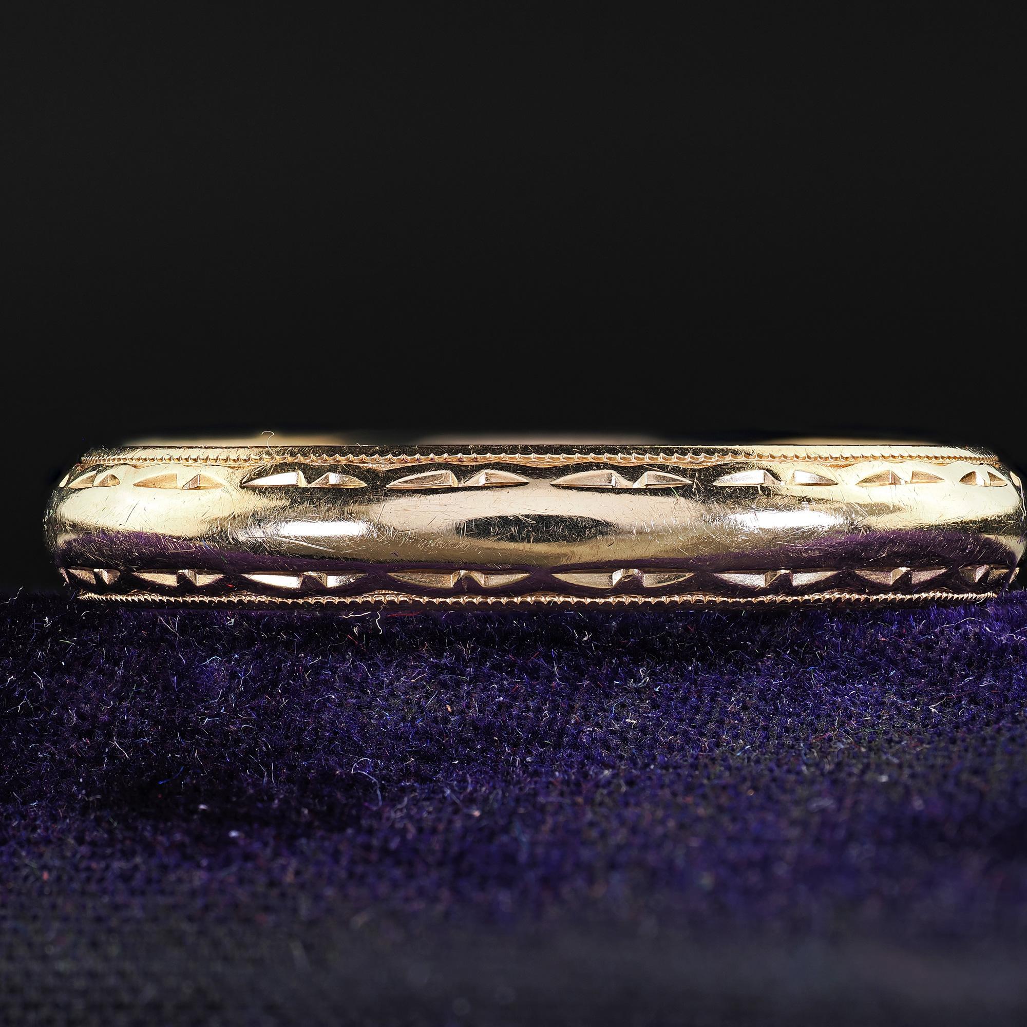 Antike Art Deco 14K Gelbgold graviert Hochzeit Band - Größe 11 im Zustand „Gut“ im Angebot in Great Neck, NY