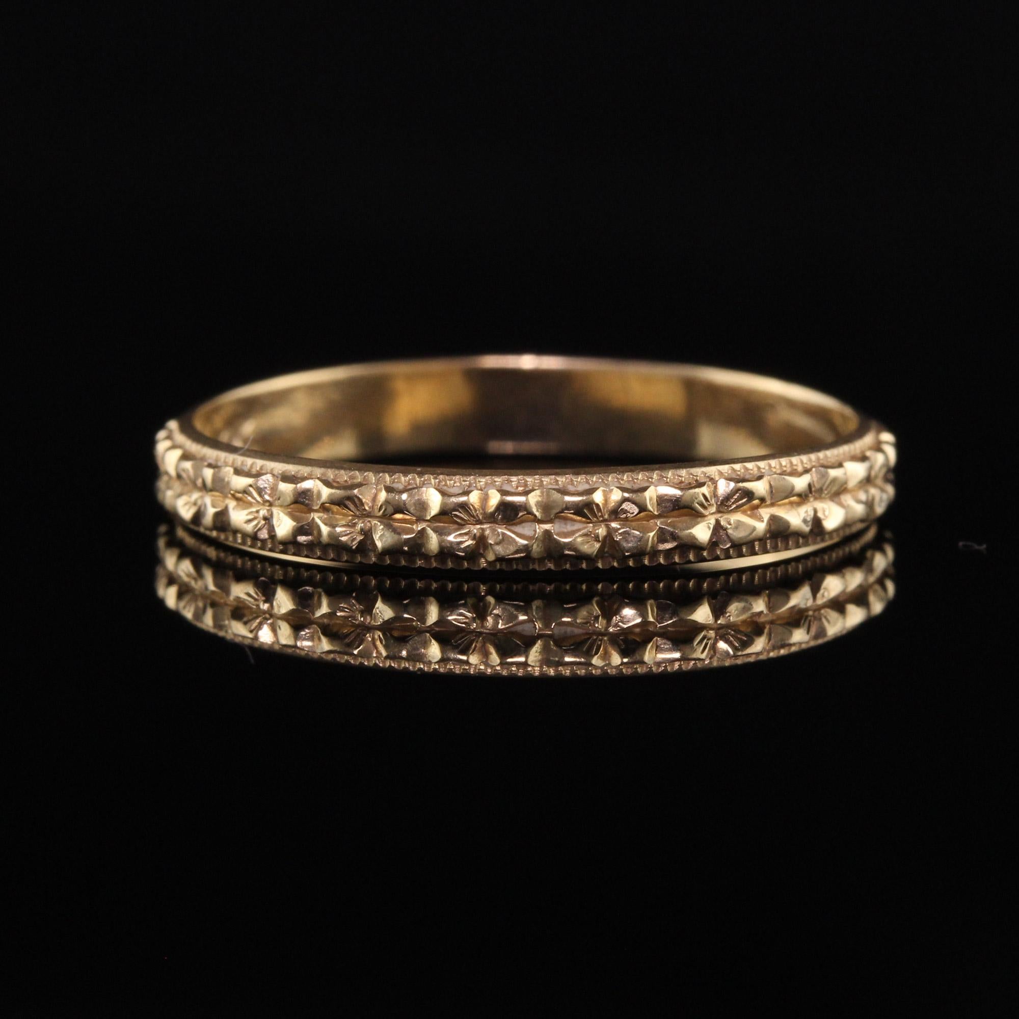 Antique Art Deco 14K Yellow Gold Engraved Wedding Band In Good Condition In Great Neck, NY