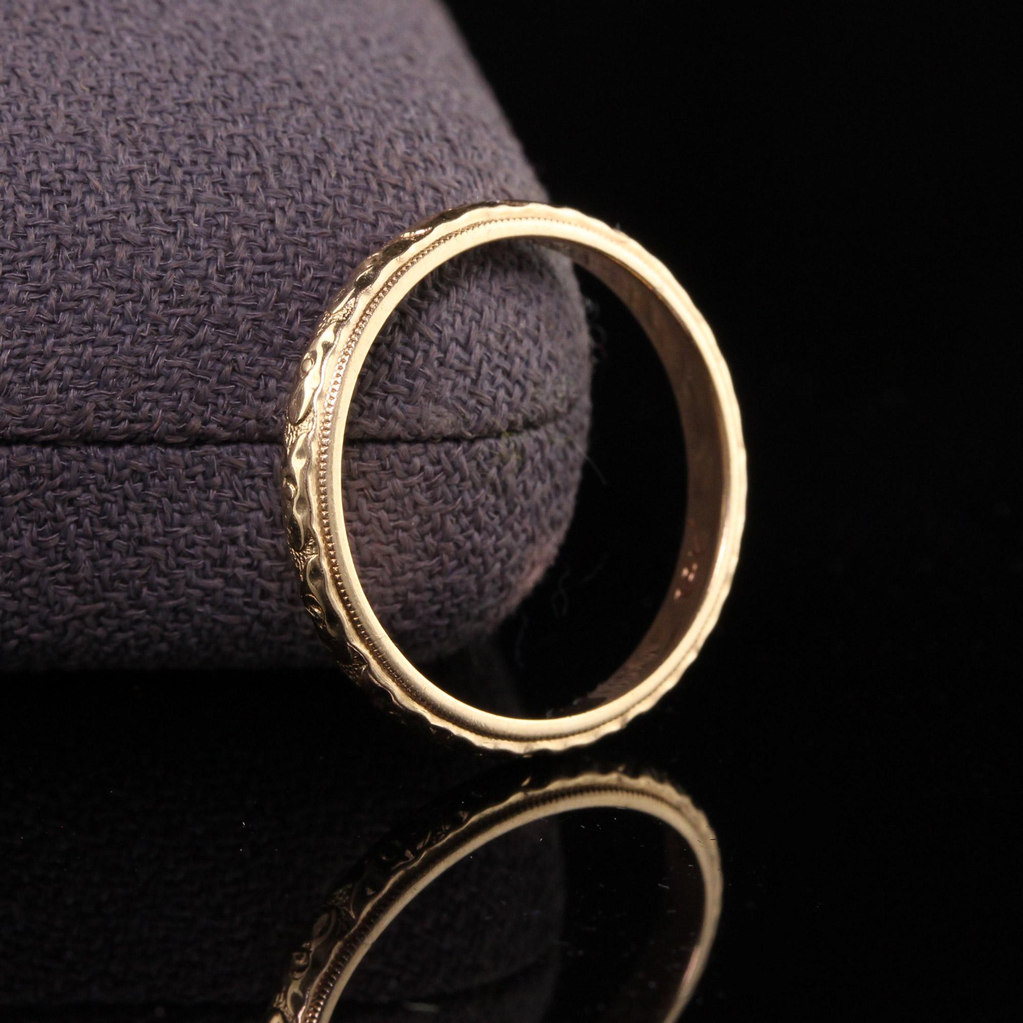 Antique Art Deco 14K Yellow Gold Engraved Wedding Band - Size 6 3/4 In Good Condition For Sale In Great Neck, NY