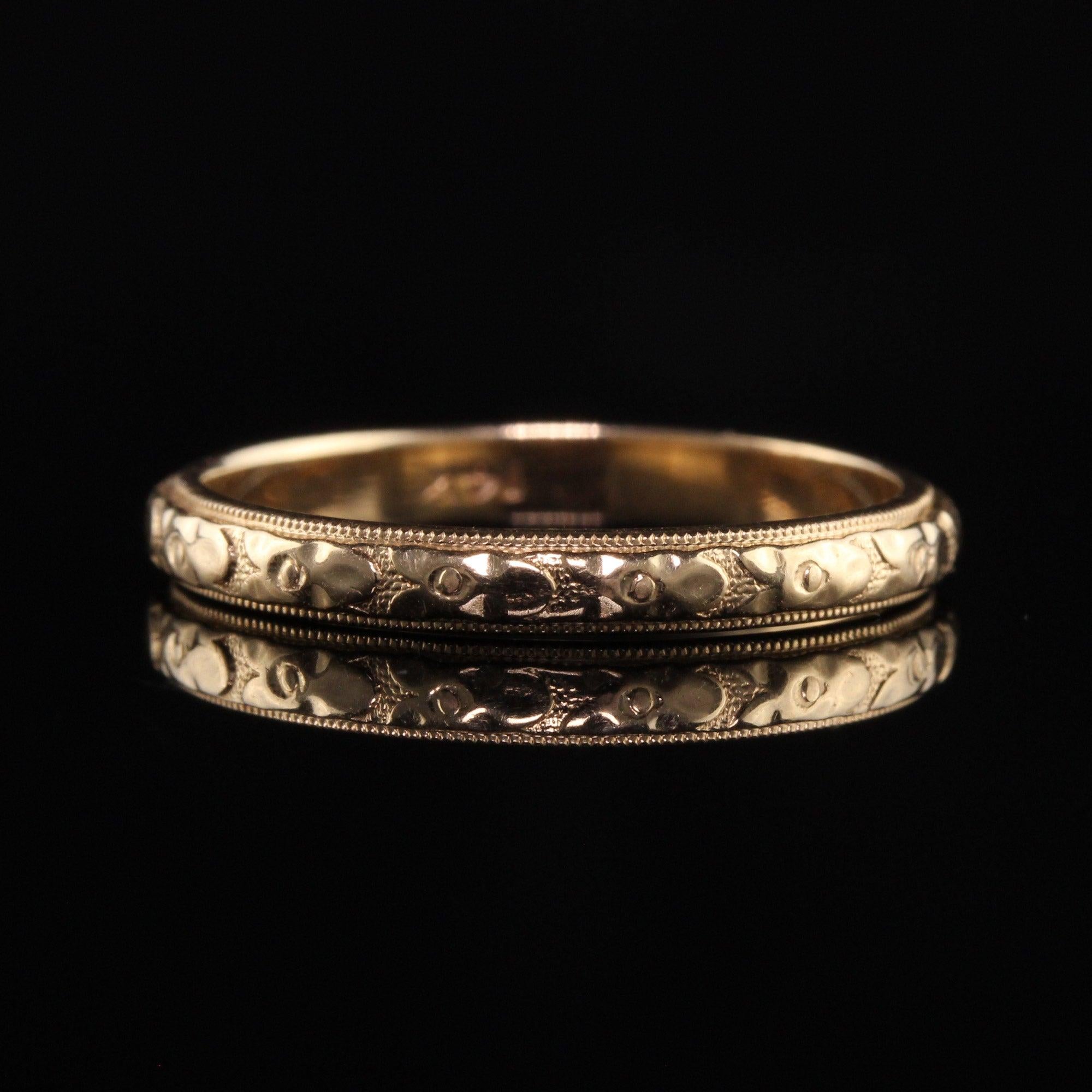 Women's Antique Art Deco 14K Yellow Gold Engraved Wedding Band - Size 6 3/4 For Sale