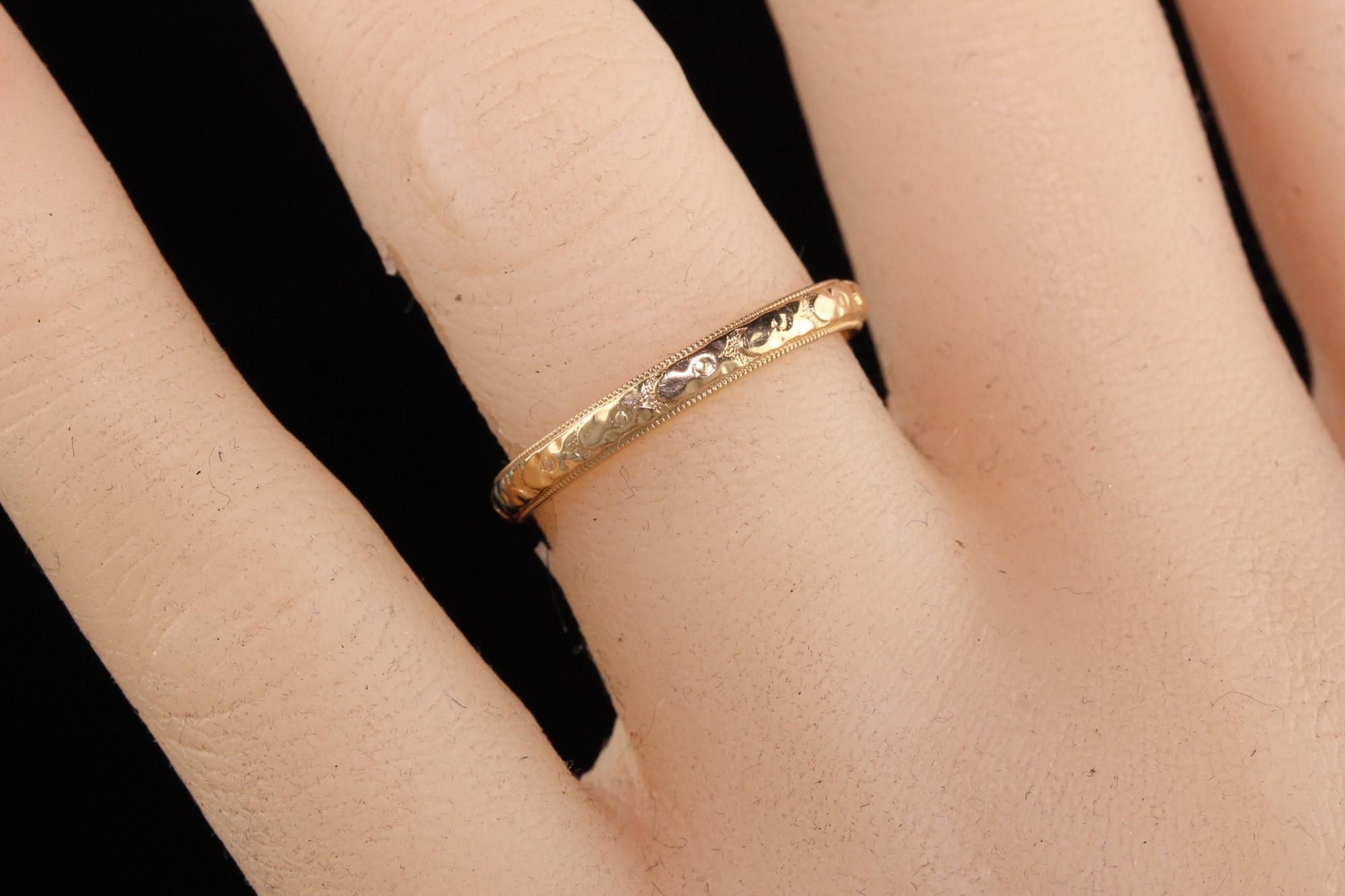 Antique Art Deco 14K Yellow Gold Engraved Wedding Band - Size 6 3/4 For Sale 2