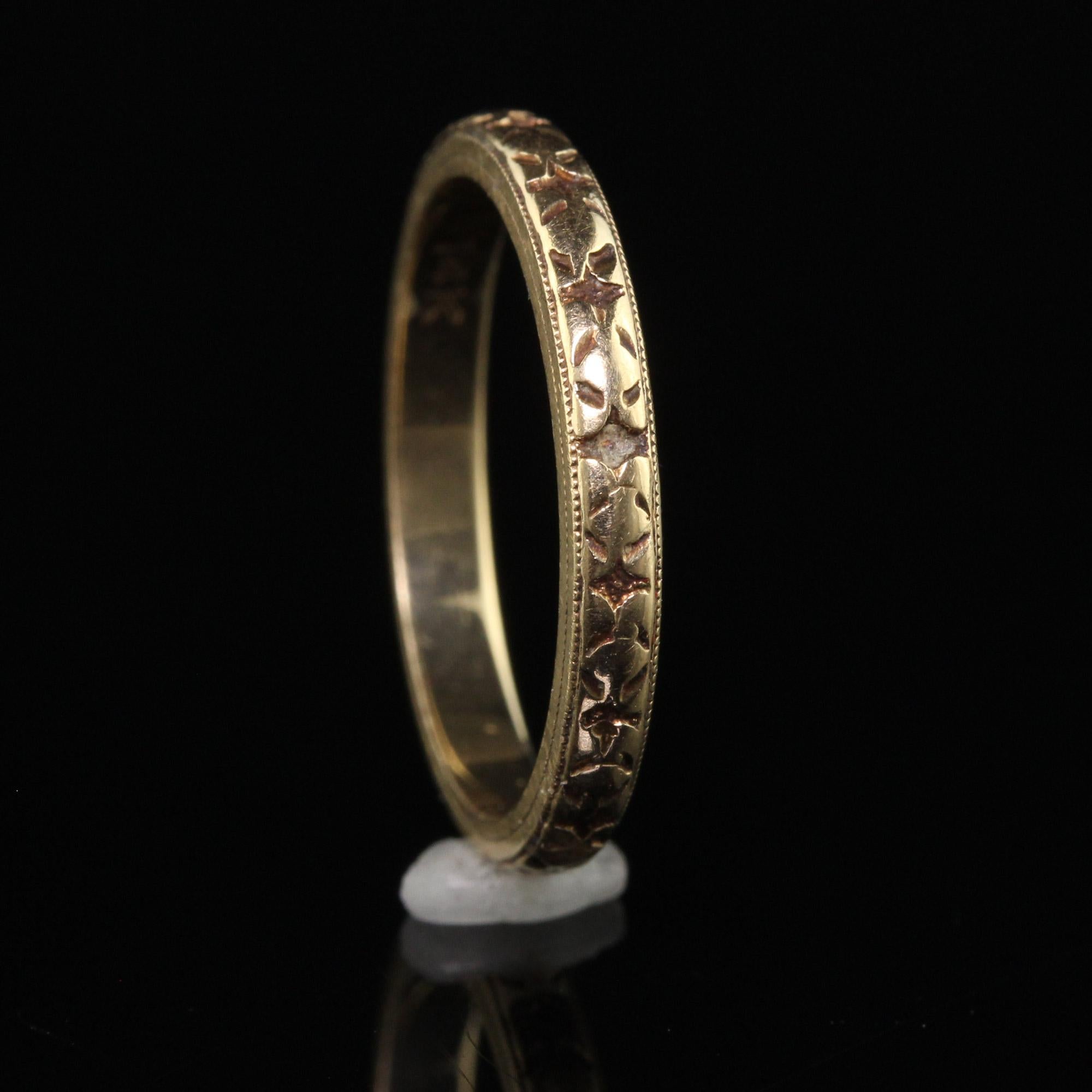 Antique Art Deco 14K Yellow Gold Engraved Wedding Band - Size 6 For Sale 1