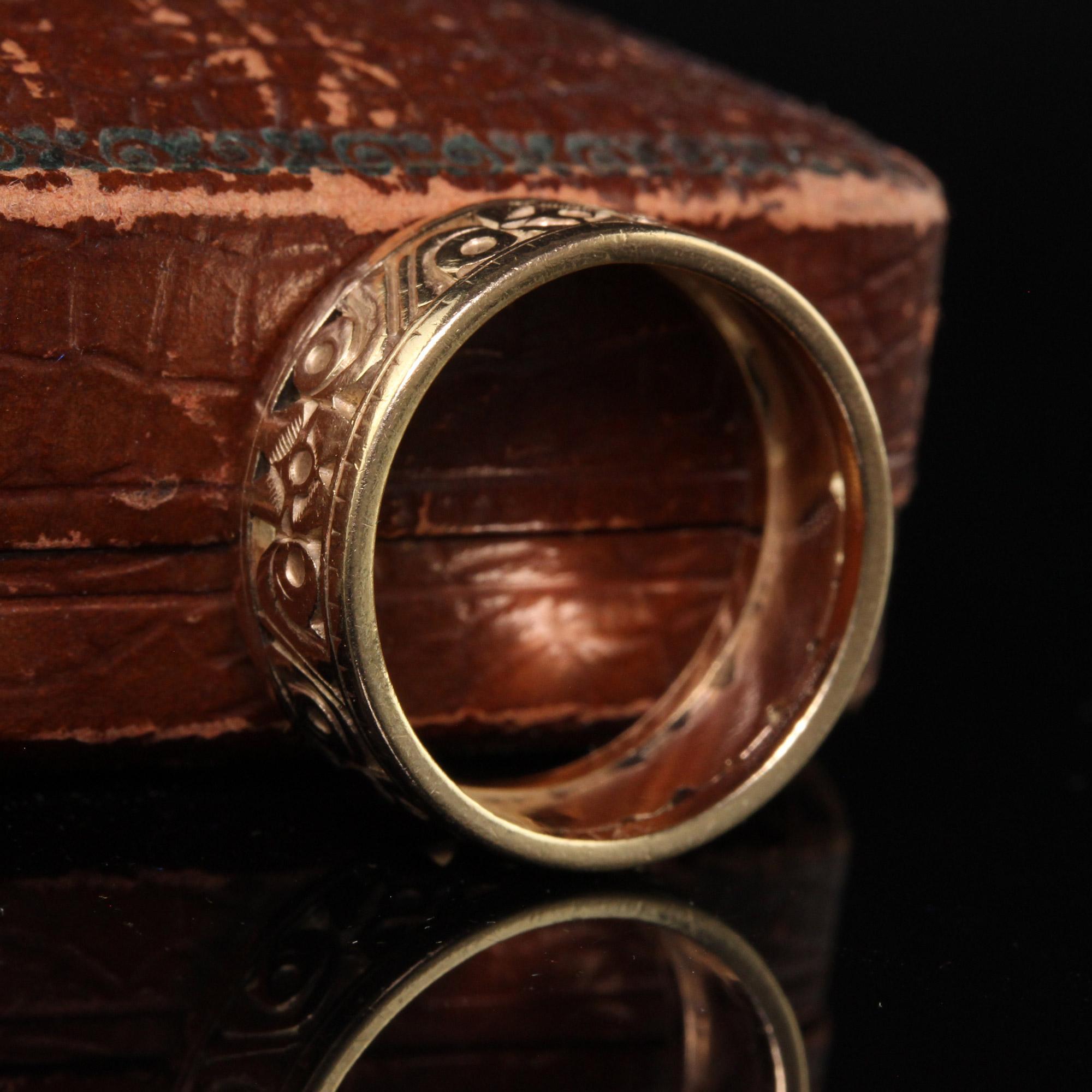 Antique Art Deco 14K Yellow Gold Floral Engraved Wide Wedding Band - Size 6 In Good Condition In Great Neck, NY
