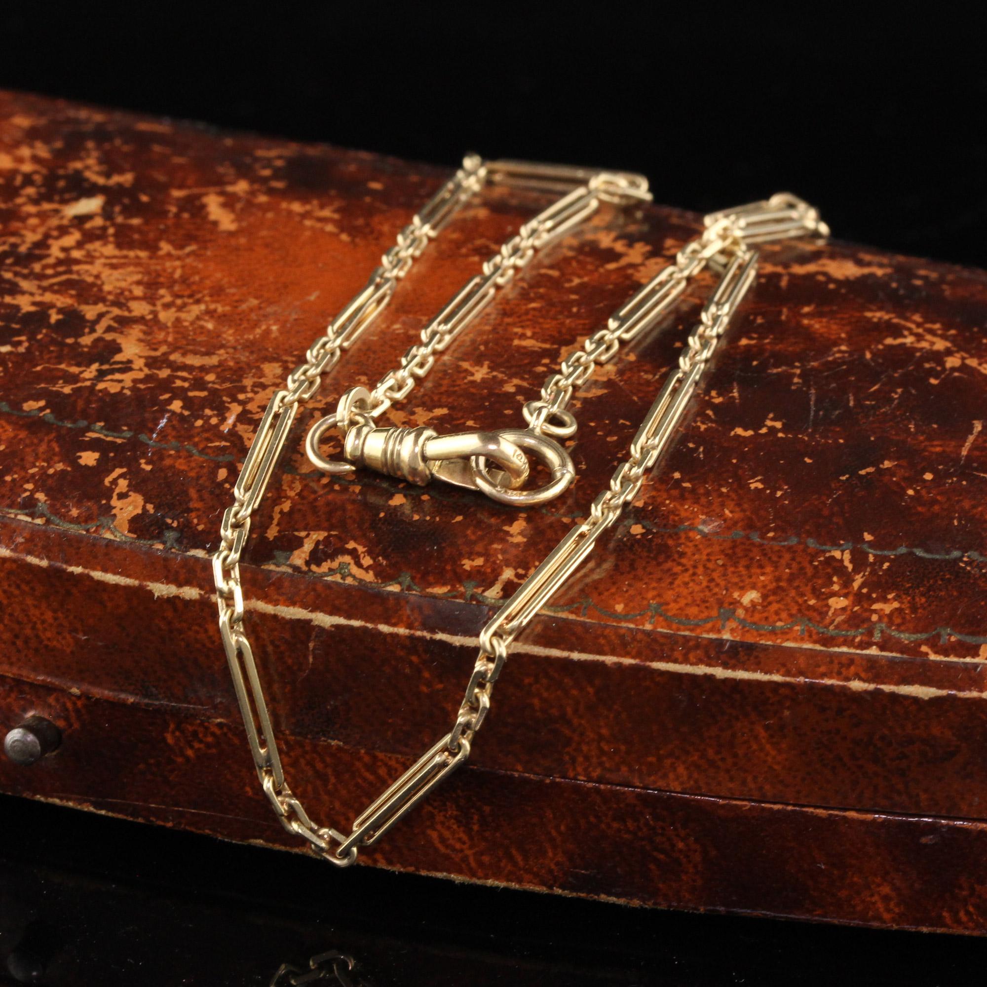 Schöne antike Art Deco 14K Gelbgold komplizierte Kette Halskette Watch Fob. Dieses wunderschöne Stück ist aus 14k Gelbgold gefertigt. Diese Kette ist in sehr gutem Zustand und hat ein kompliziertes Twist-Muster auf den Gliedern!

Artikel