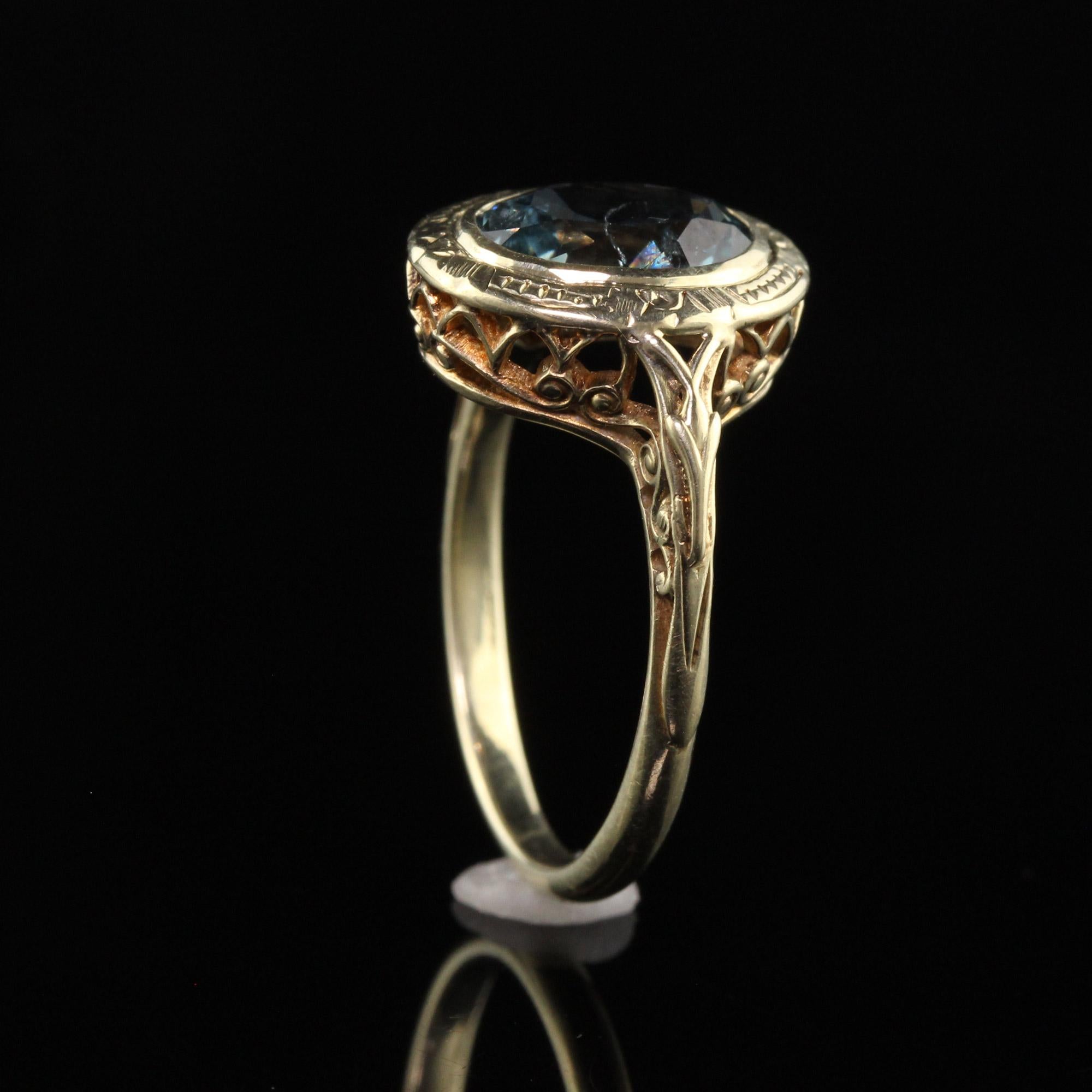 Antique Art Deco 14K Yellow Gold Montana Sapphire Filigree Engagement Ring In Good Condition In Great Neck, NY