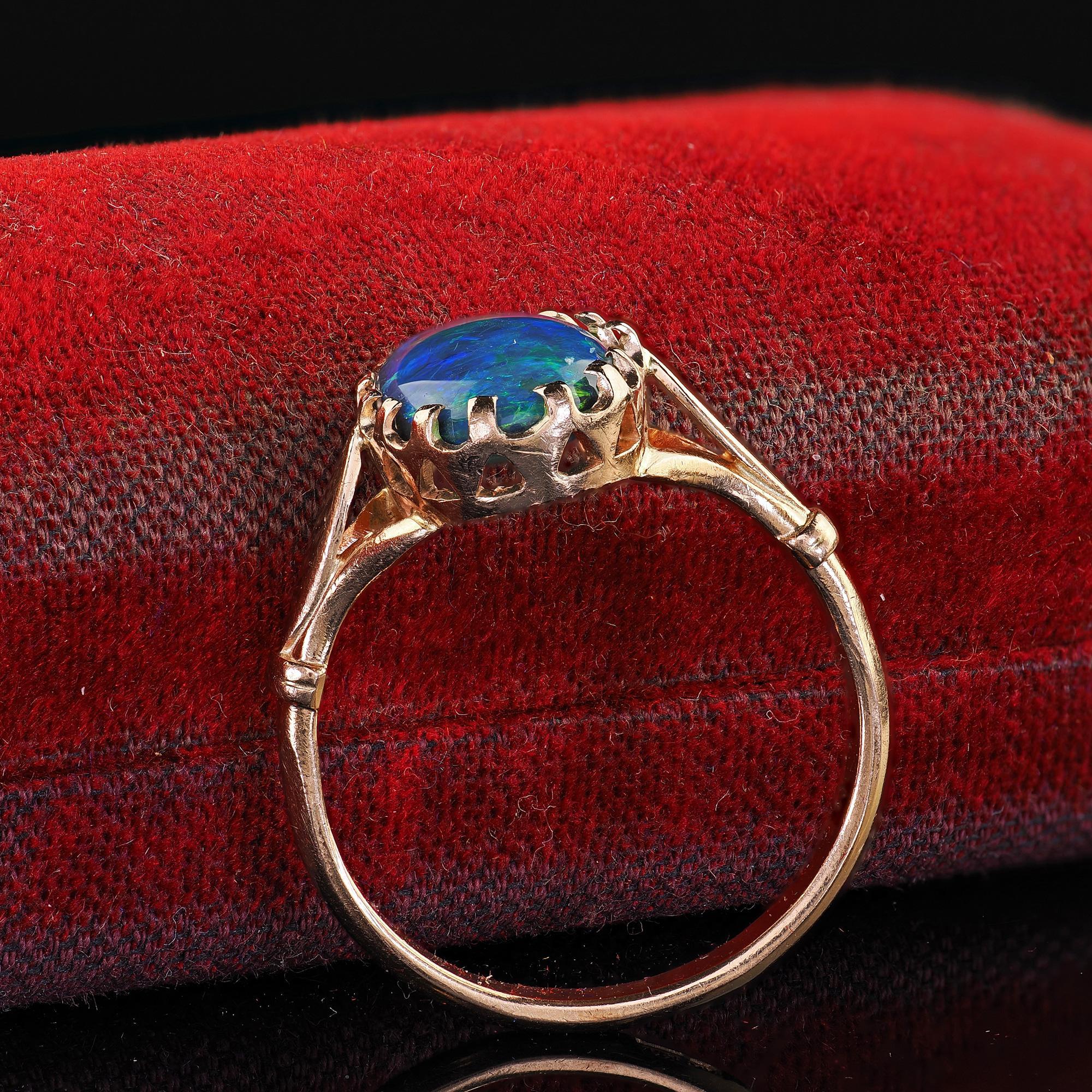 Anello di fidanzamento antico Art Deco in oro giallo 14K con opale nero naturale in vendita 1