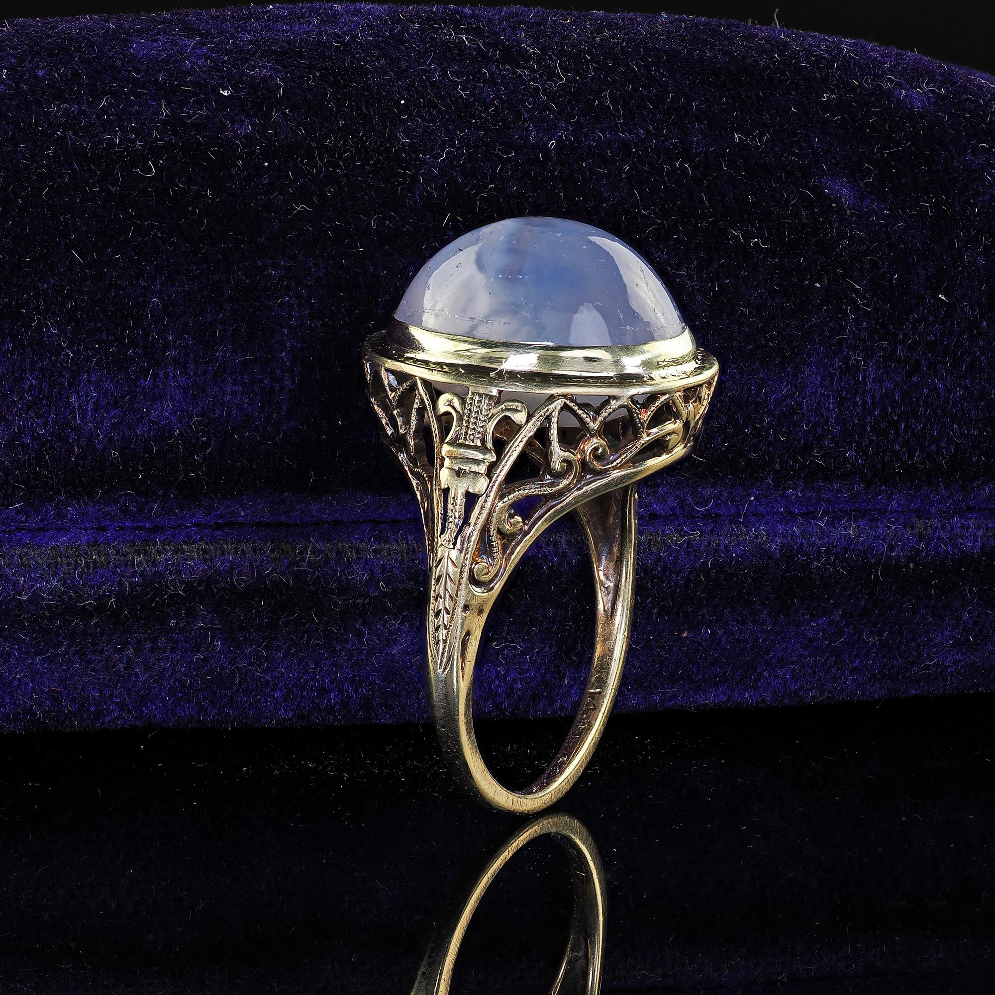 Antiker Art Deco 14K Gelbgold Natürlicher Cabochon Stern Saphir Filigraner Ring (Art déco) im Angebot
