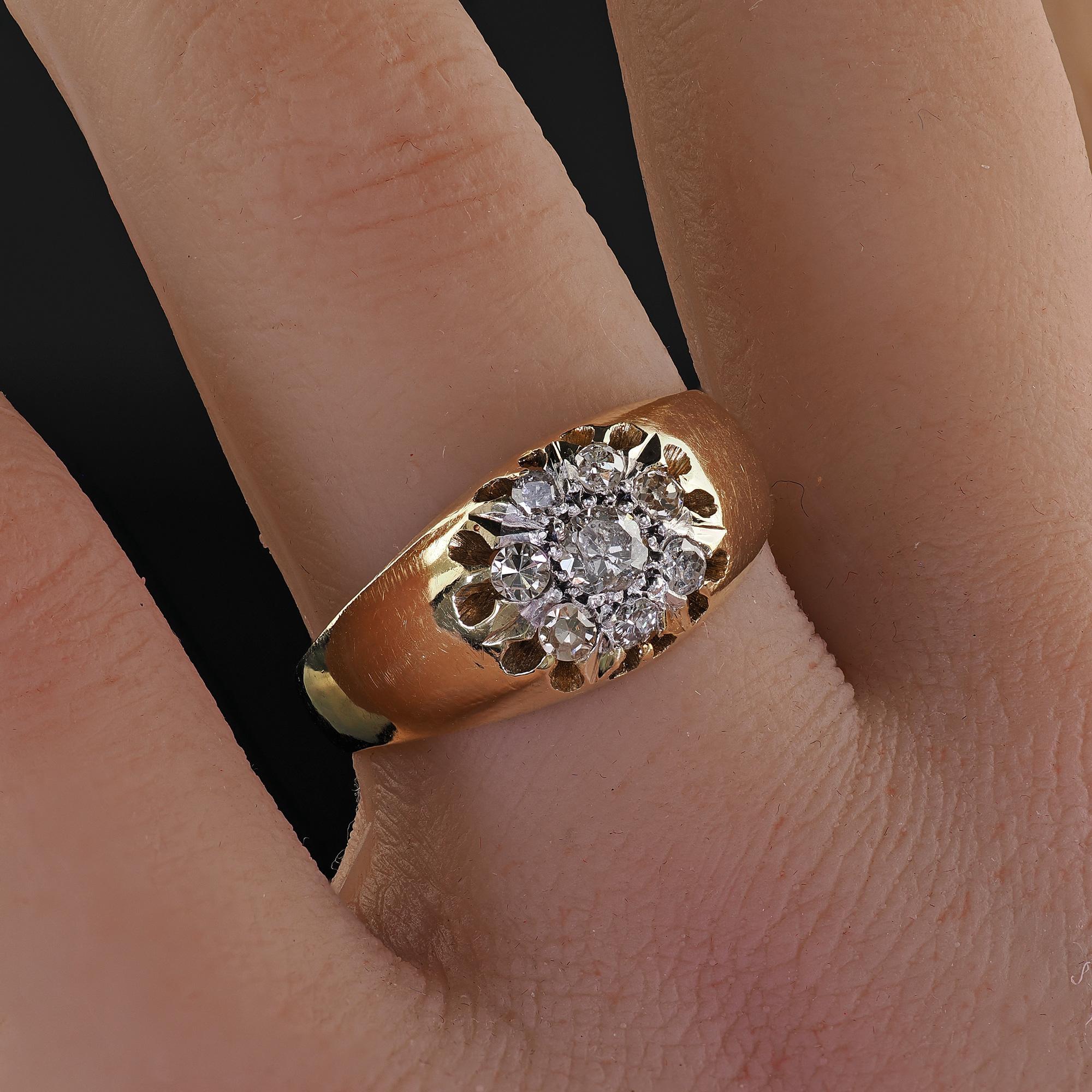 Bague de fiançailles Art déco ancienne en or jaune 14 carats avec grappe de diamants taille ancienne en vente 5