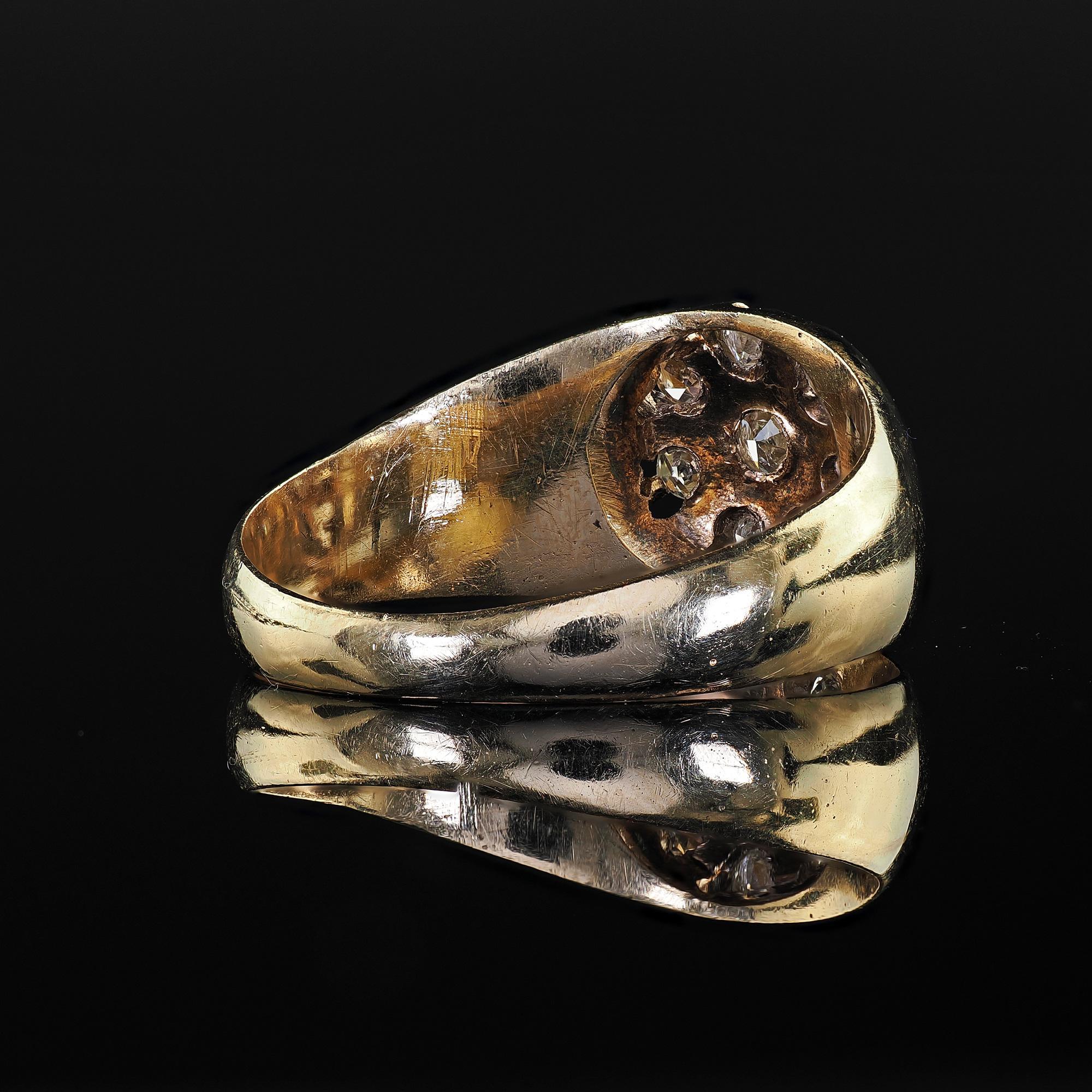 Bague de fiançailles Art déco ancienne en or jaune 14 carats avec grappe de diamants taille ancienne en vente 3