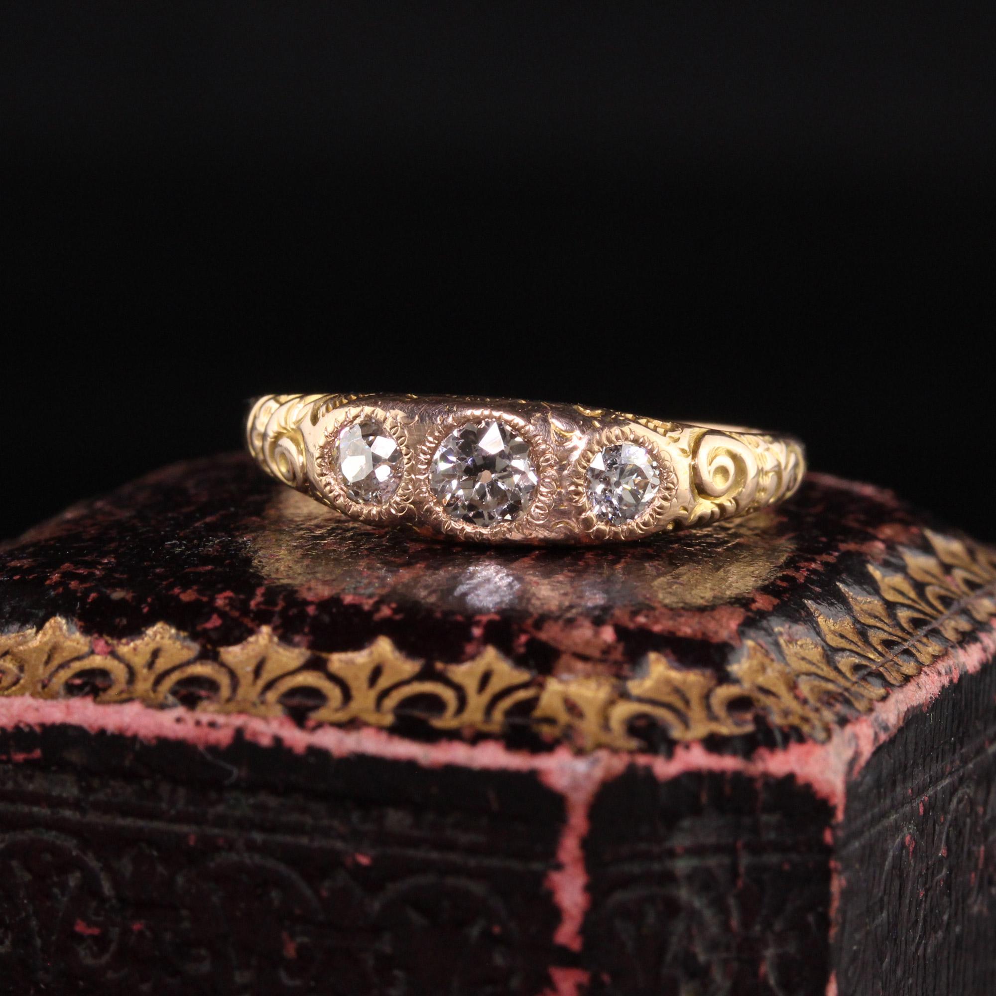Magnifique bague ancienne en or jaune 14K avec trois pierres en diamant de type 