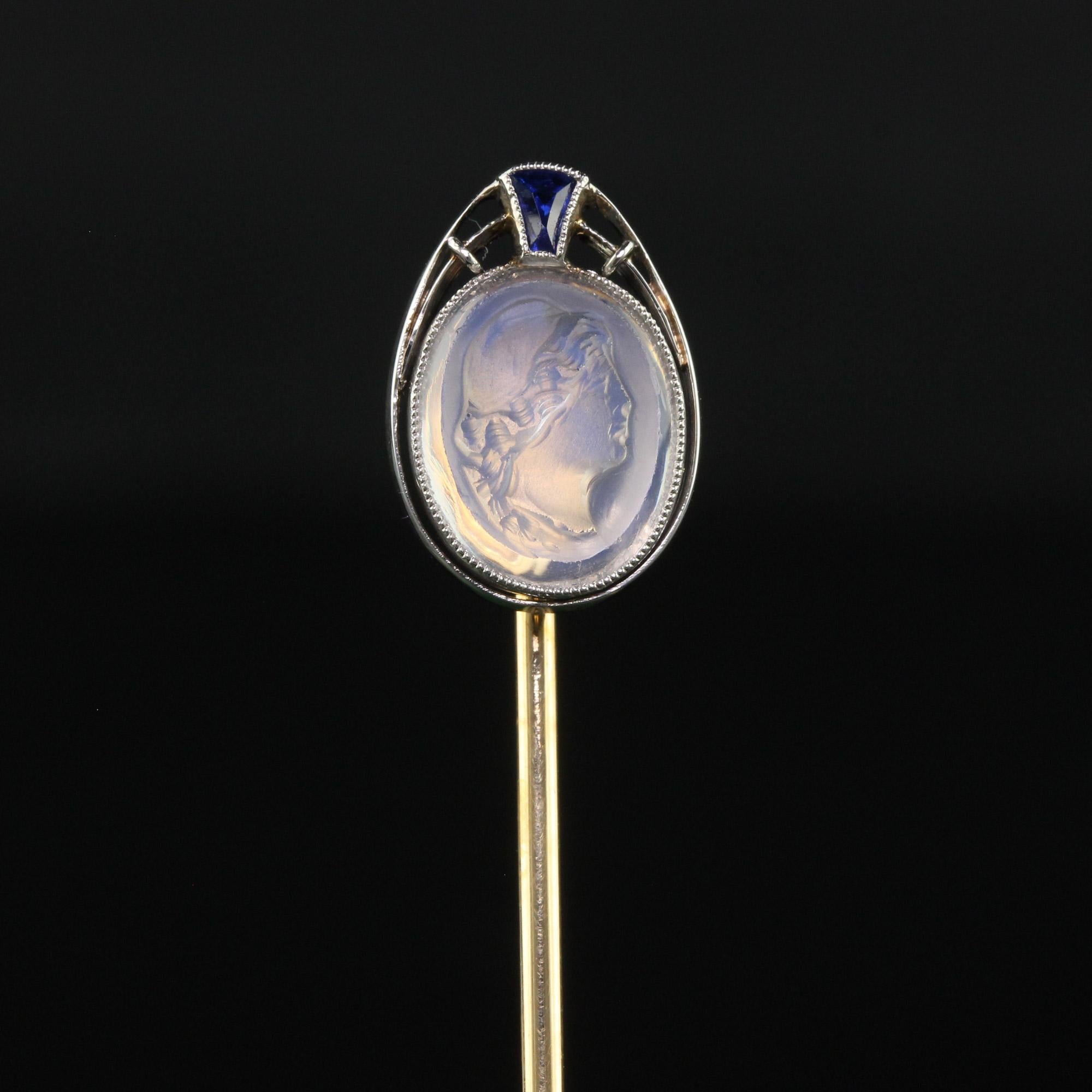 Antike Art Deco 14K Gelbgold Platin geschnitzter Mondstein Lady Stick Pin im Zustand „Gut“ im Angebot in Great Neck, NY