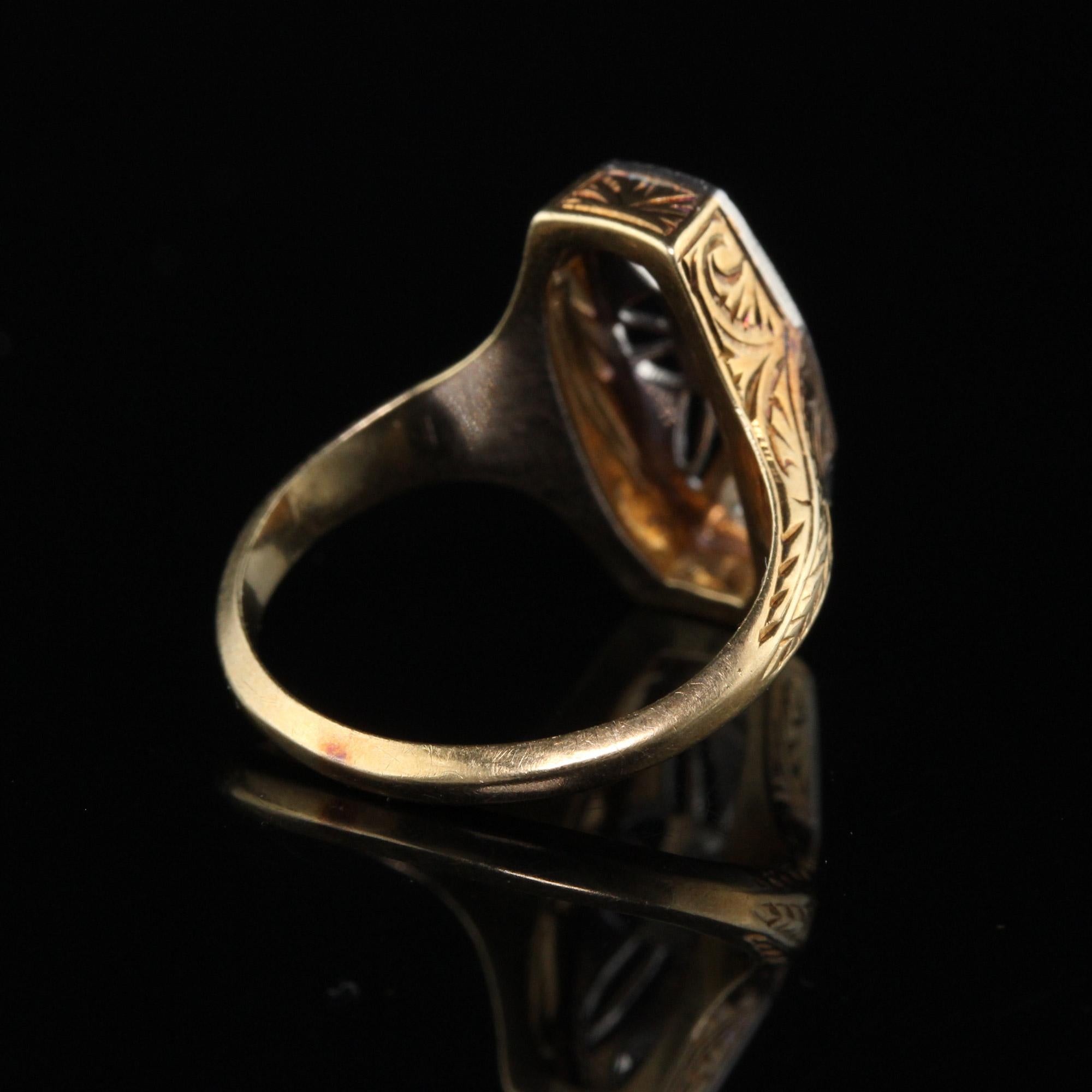 Antique Art Deco 14K Yellow Gold Platinum Top Old Mine Diamond Filigree Ring In Good Condition For Sale In Great Neck, NY