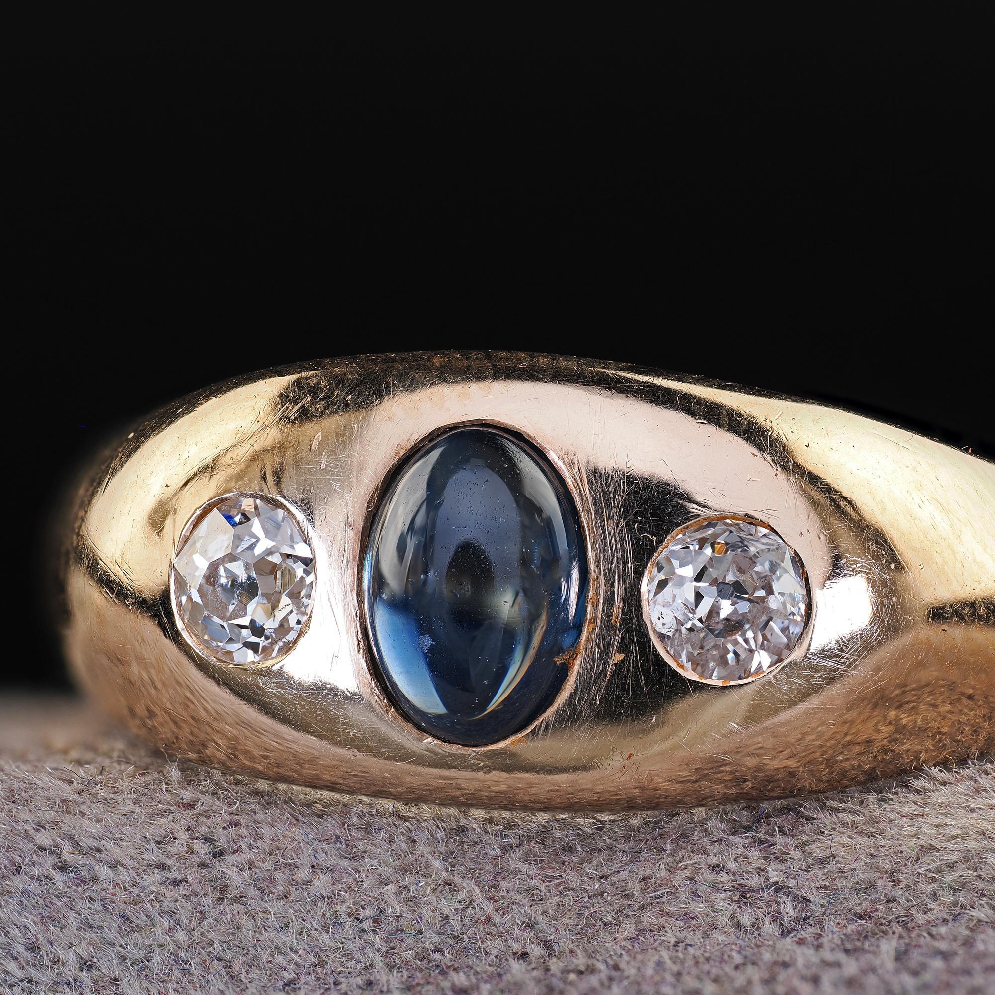 Antique Art Deco 14K Yellow Gold Sapphire and Diamond Three Stone Ring For Sale 1