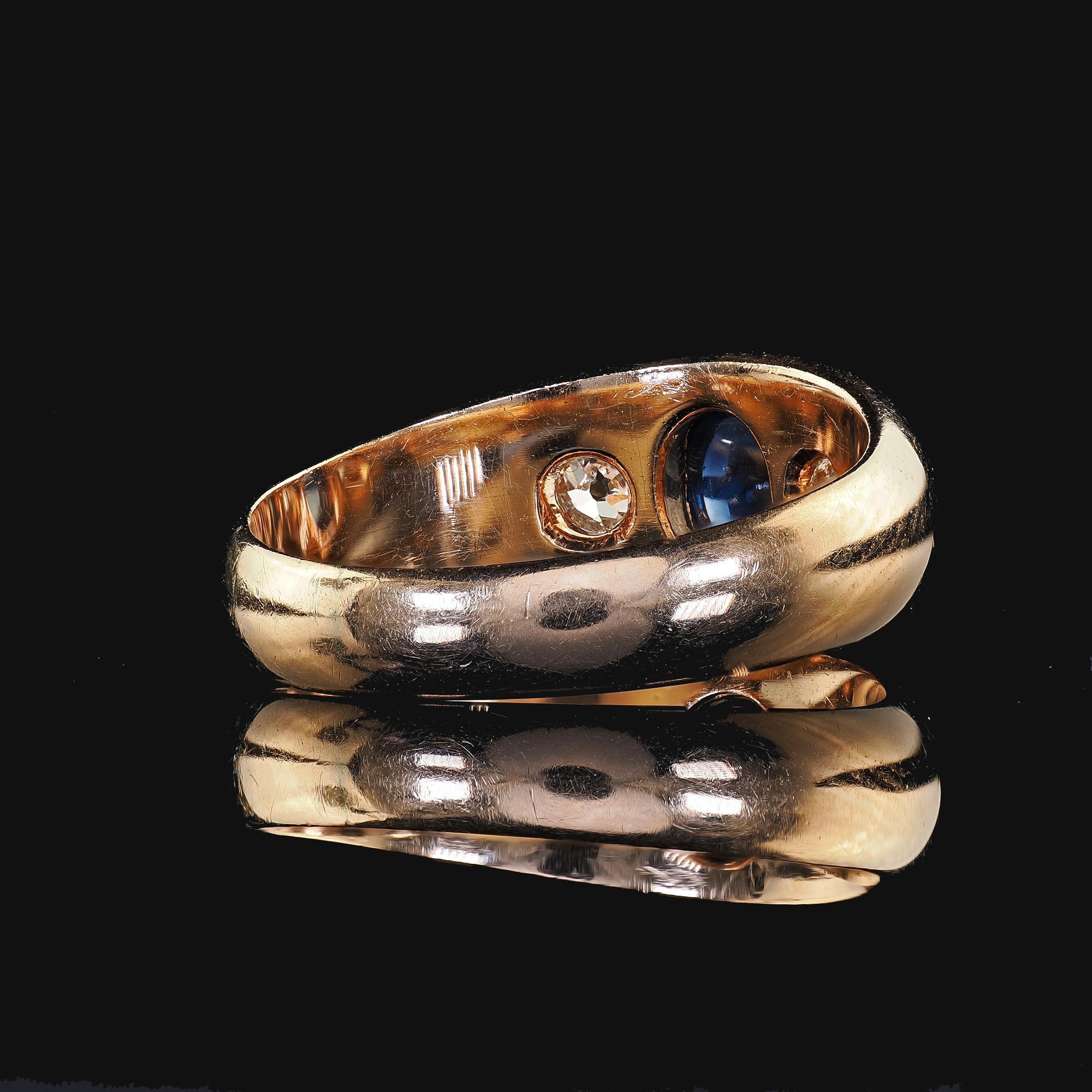 Antique Art Deco 14K Yellow Gold Sapphire and Diamond Three Stone Ring For Sale 3