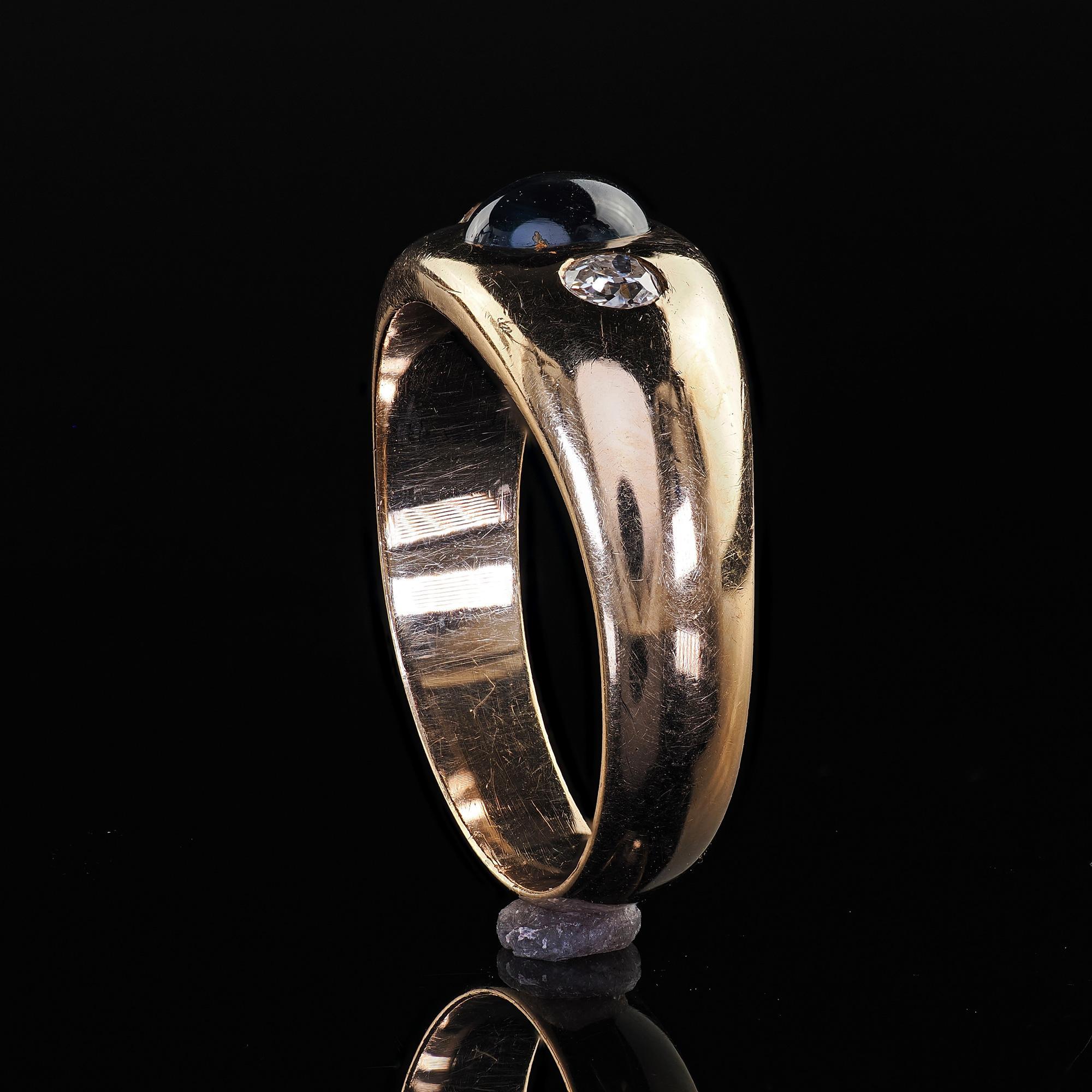 Antique Art Deco 14K Yellow Gold Sapphire and Diamond Three Stone Ring For Sale 4