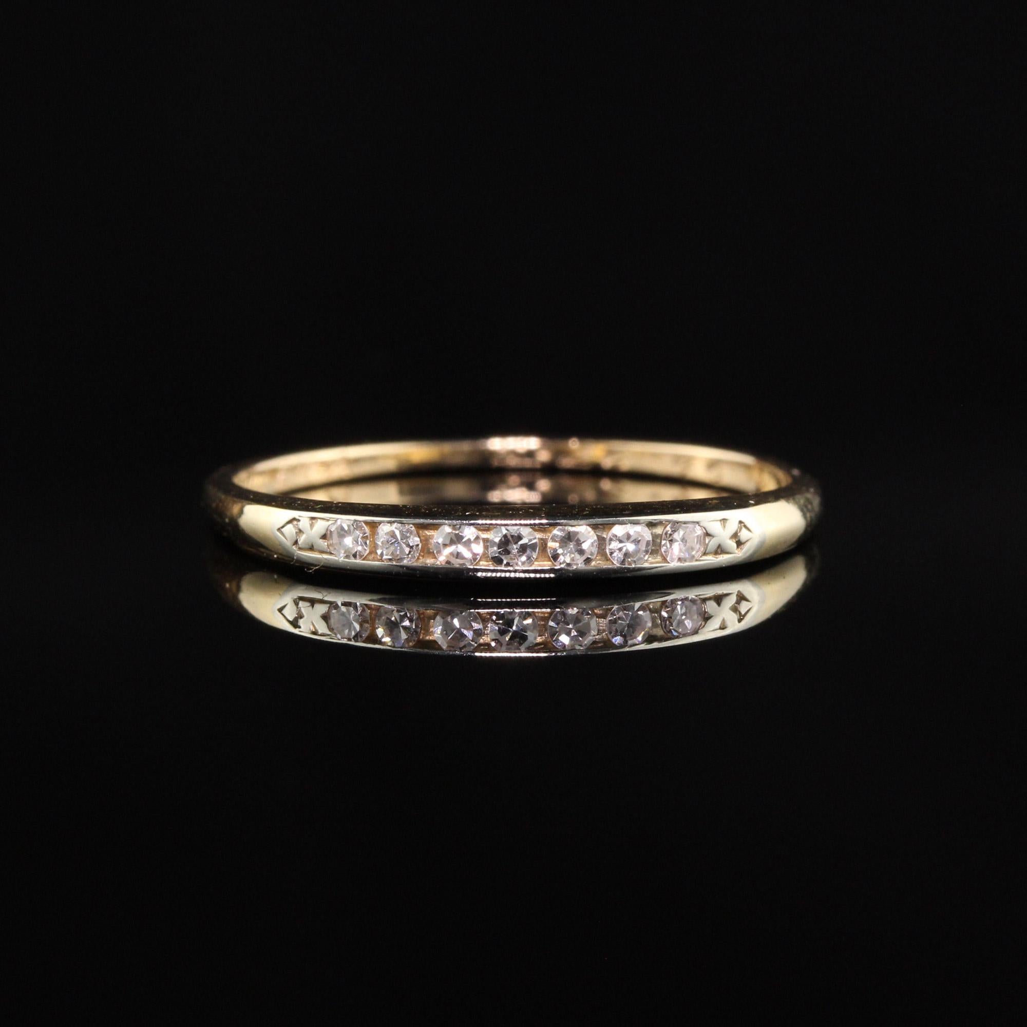 Antique Art Deco 14 Karat Yellow Gold Single Cut Diamond Wedding Band In Good Condition In Great Neck, NY