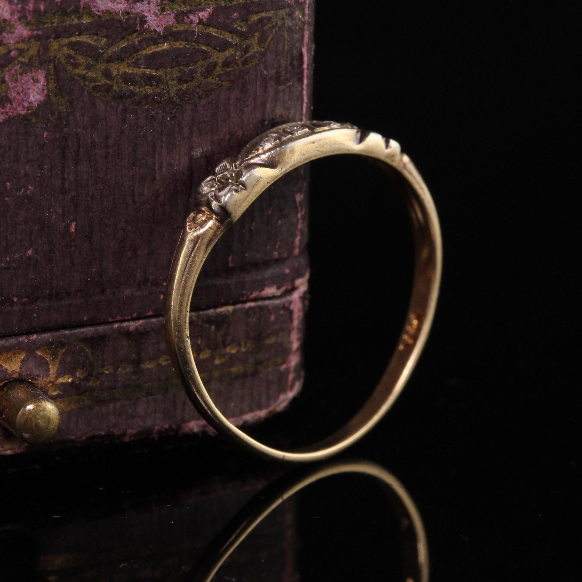 Antique Art Deco 14K Yellow Gold Single Cut Diamond Wedding Band In Good Condition In Great Neck, NY