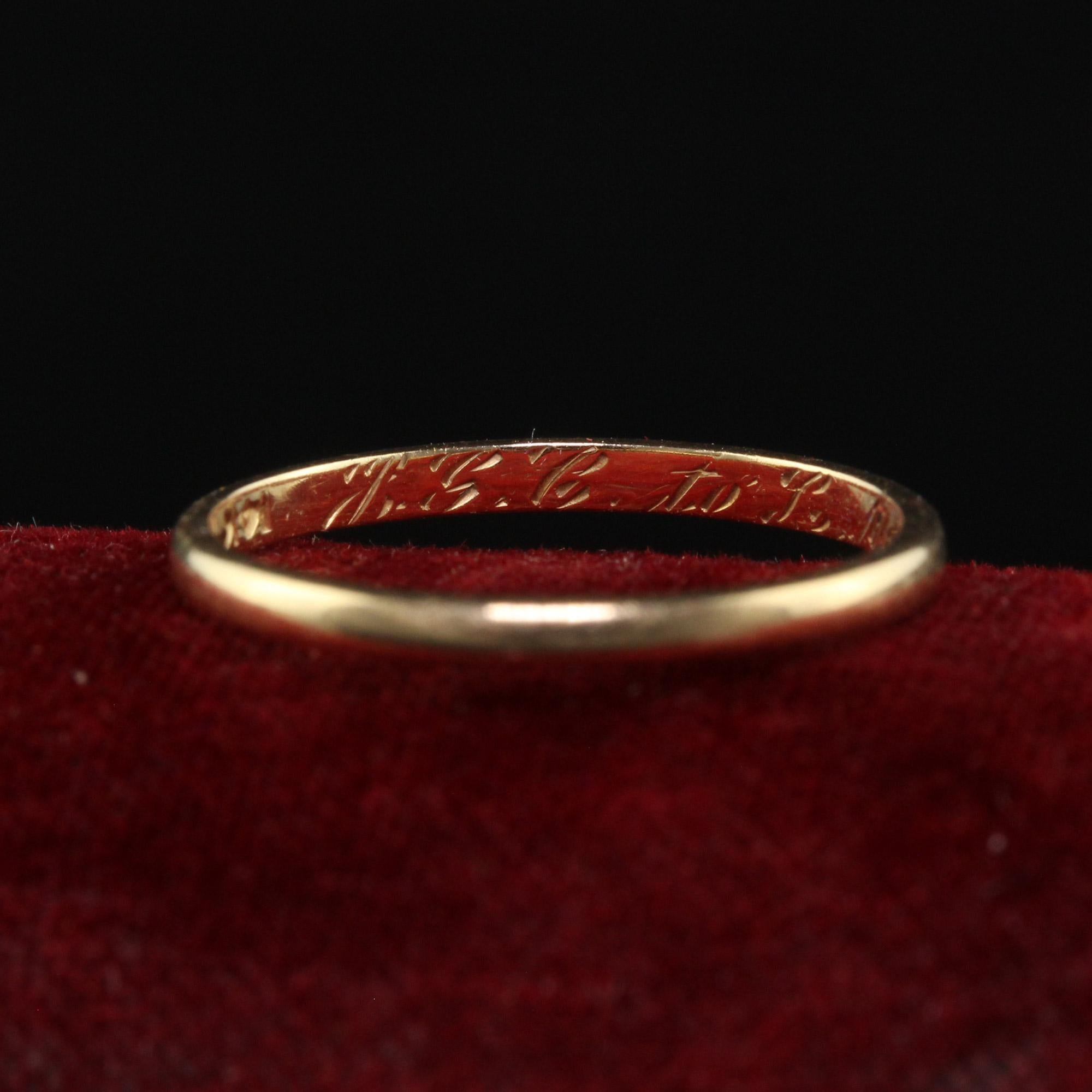 Women's Antique Art Deco 14K Yellow Gold Thin Classic Engraved Wedding Band - Size 7 For Sale