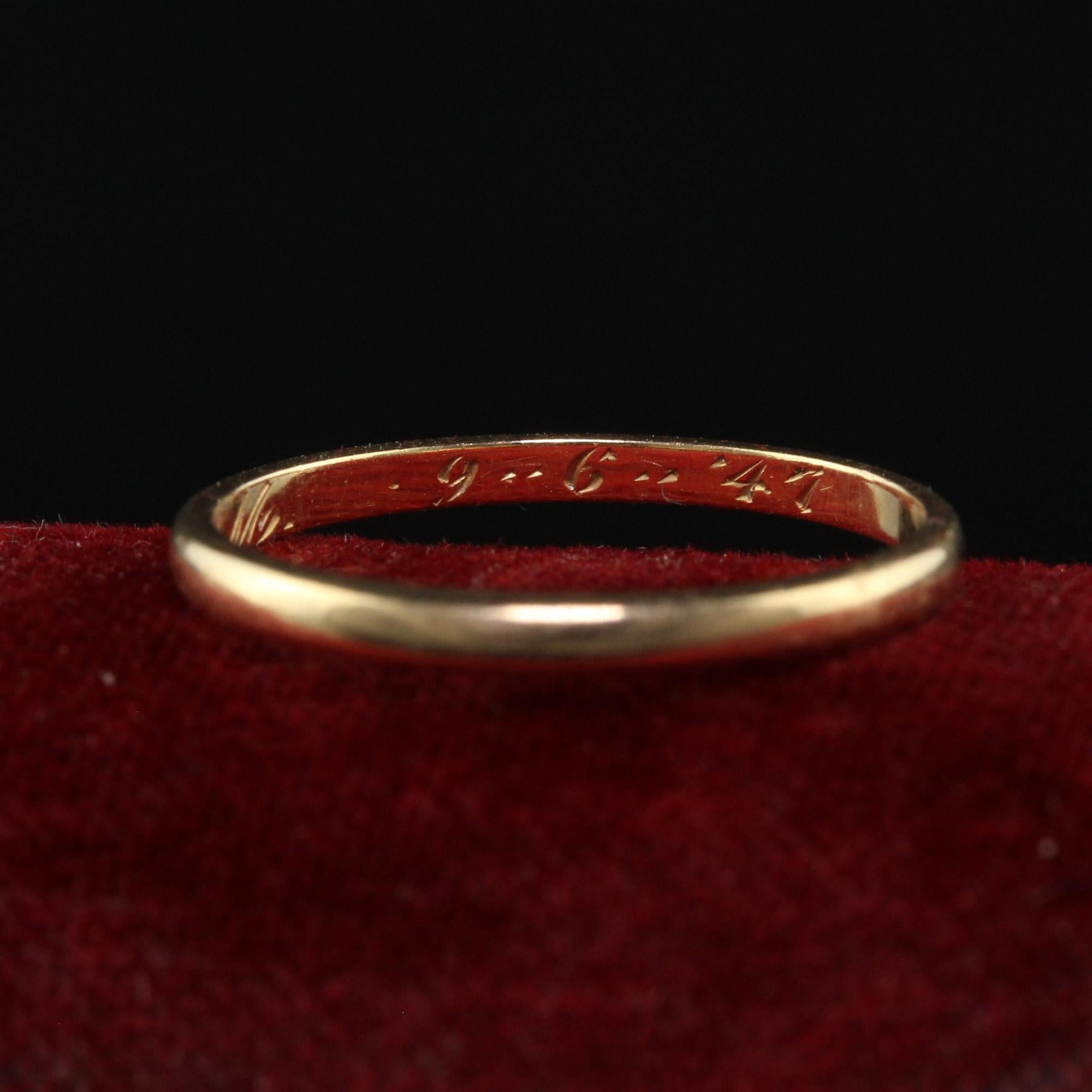Antique Art Deco 14K Yellow Gold Thin Classic Engraved Wedding Band - Size 7 For Sale 1
