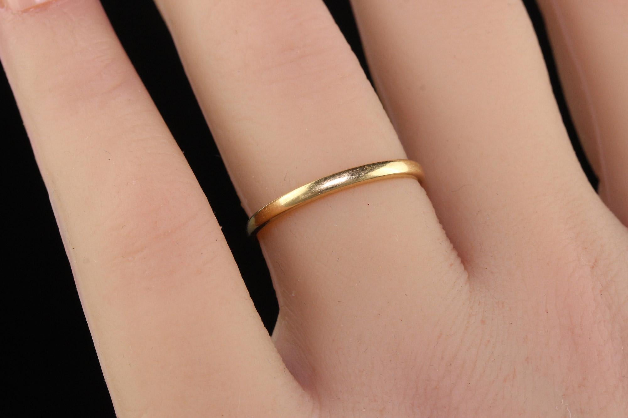 Antique Art Deco 14K Yellow Gold Thin Classic Engraved Wedding Band - Size 7 For Sale 4