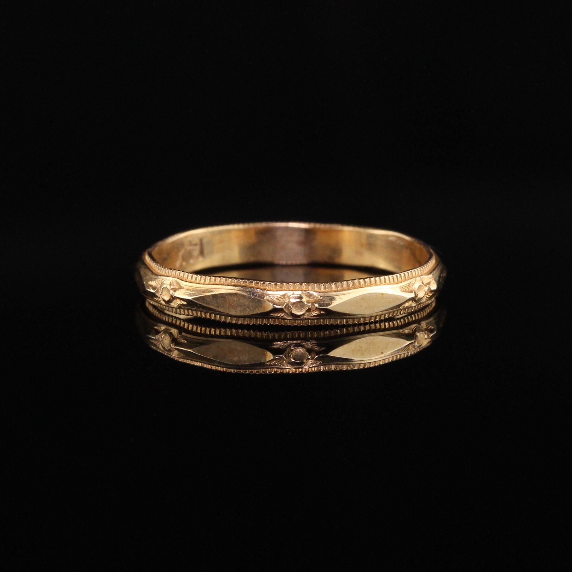 Antique Art Deco 14 Karat Yellow Gold Wedding Band In Excellent Condition In Great Neck, NY