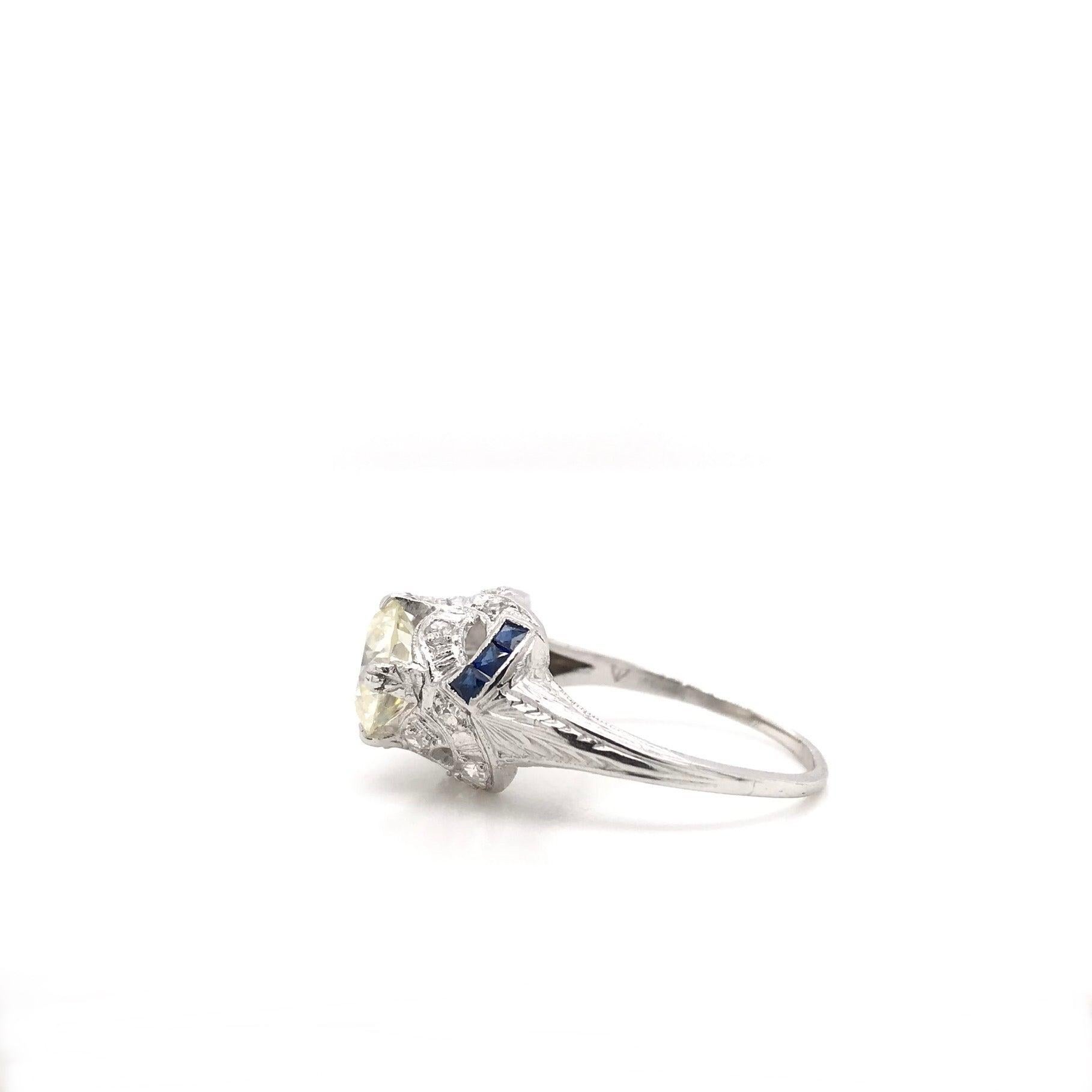Antique Art Deco 1.50 Carat Diamond and Sapphire Platinum Filigree Ring For Sale 2