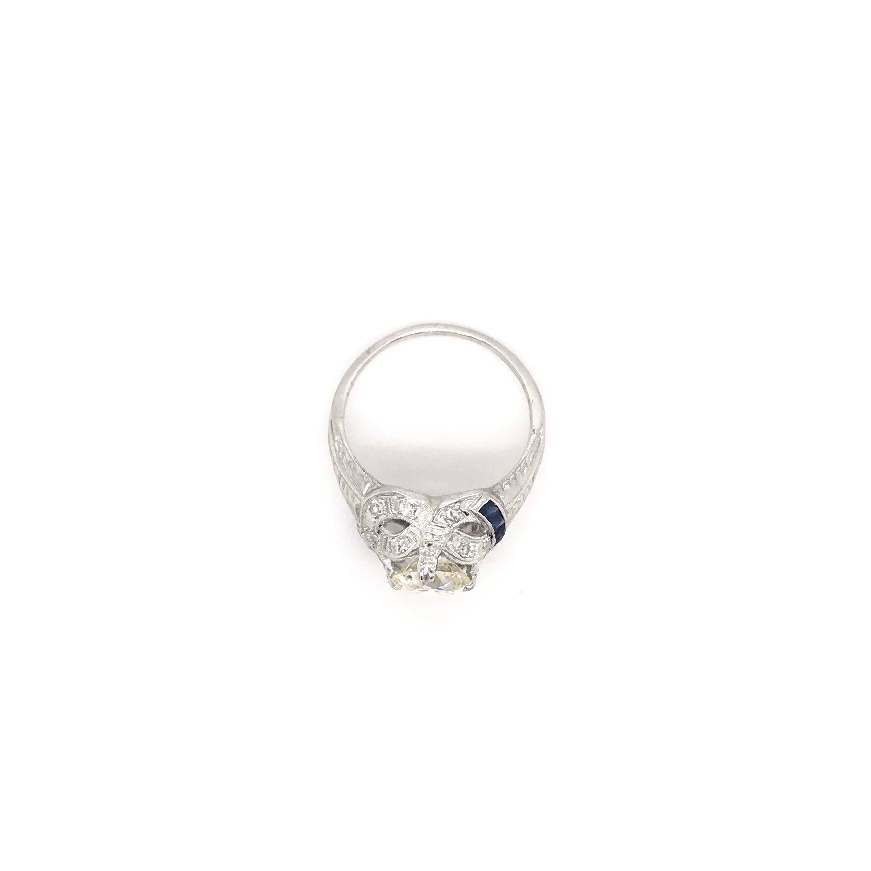 Antique Art Deco 1.50 Carat Diamond and Sapphire Platinum Filigree Ring For Sale 4