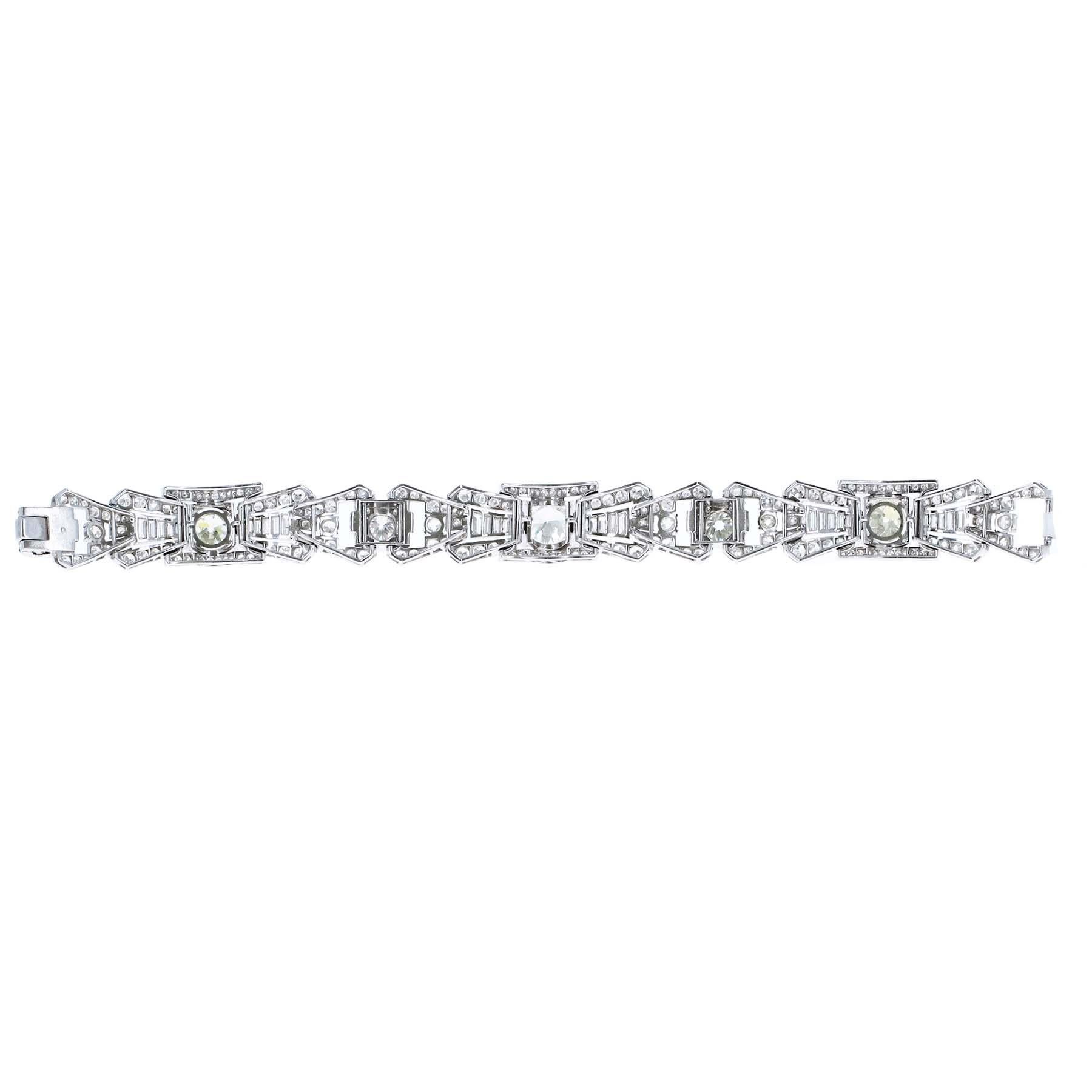Antikes Art-Déco-Armband aus Platin mit 15,00 Karat Diamanten im Art déco-Stil im Zustand „Hervorragend“ im Angebot in Beverly Hills, CA