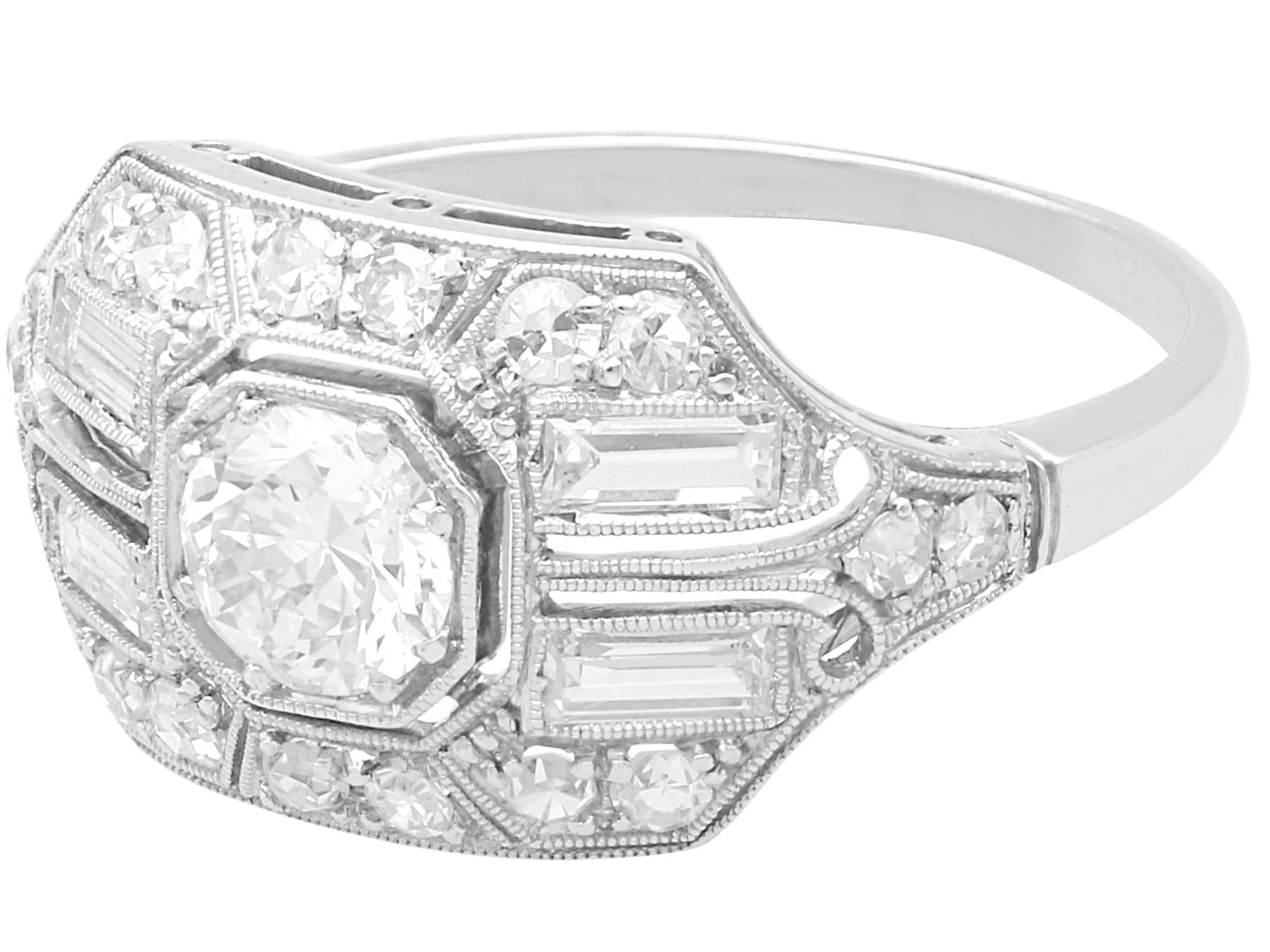 Taille ronde Bague ancienne Art Déco 1,53 carat diamant et or blanc 18k Circa 1920 en vente