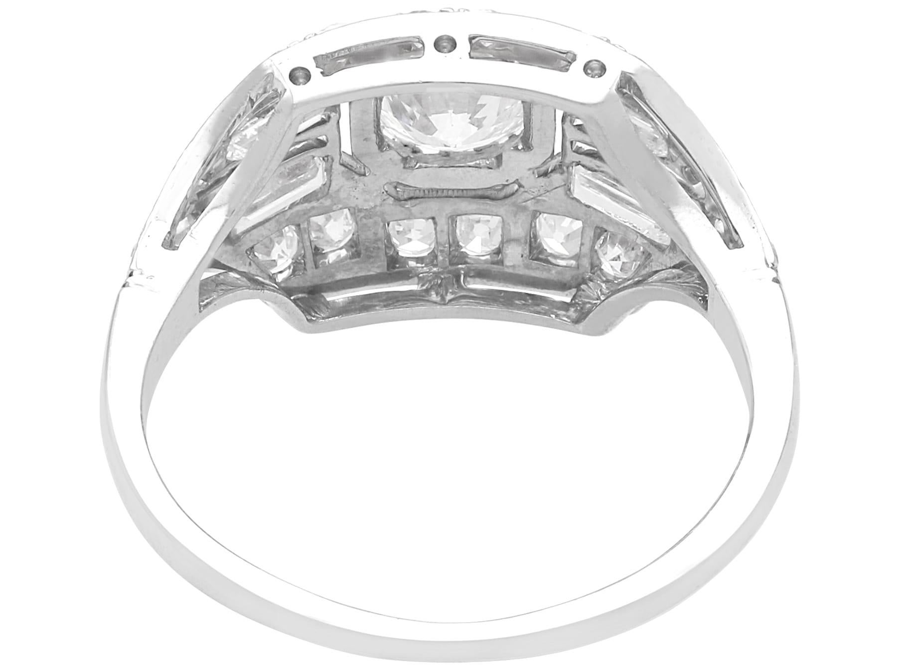 Bague ancienne Art Déco 1,53 carat diamant et or blanc 18k Circa 1920 Excellent état - En vente à Jesmond, Newcastle Upon Tyne