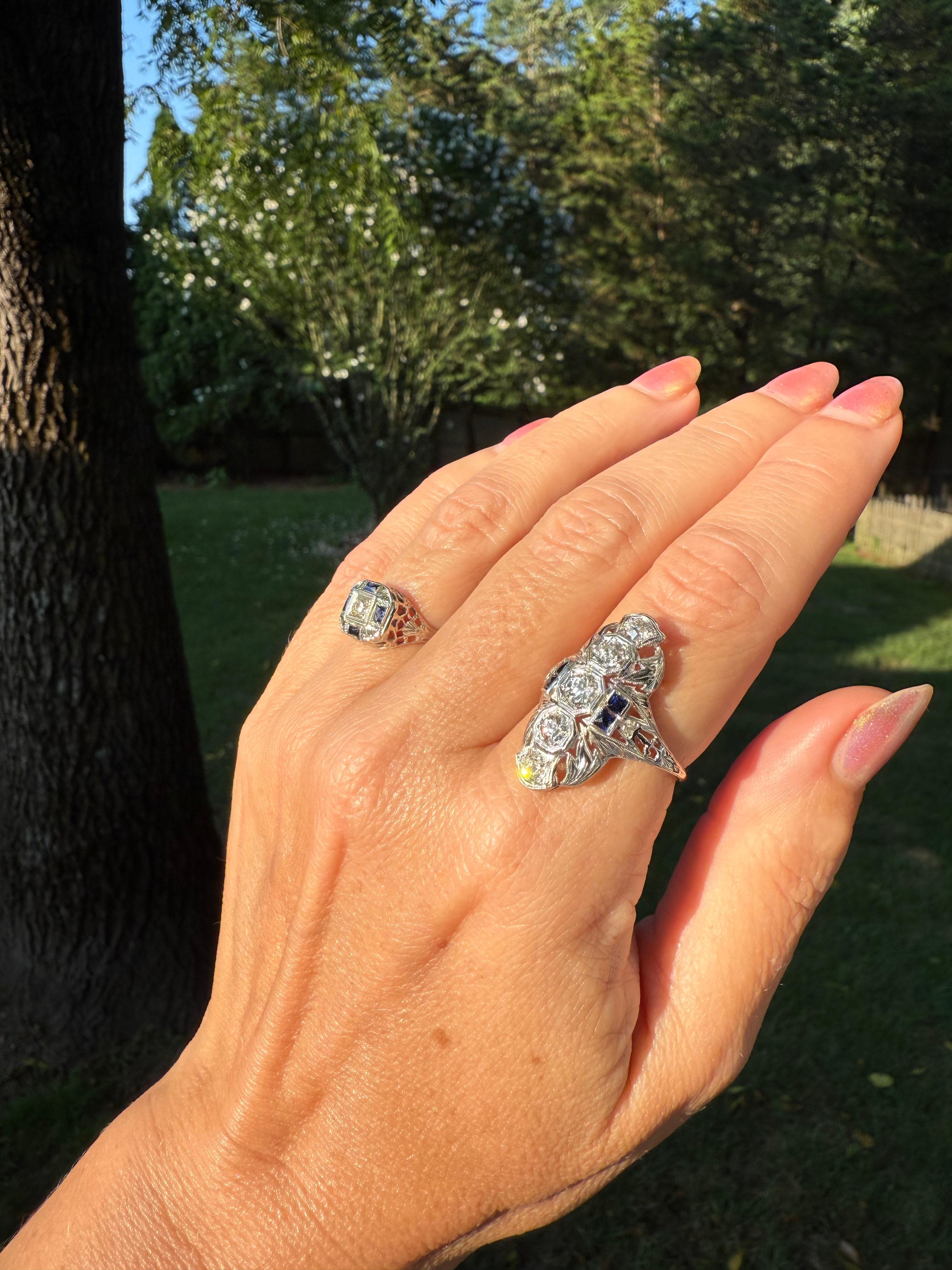 Bague cocktail Art déco ancienne en or 18 carats avec saphirs et diamants de 1,5 carat poids total, années 1920 en vente 8