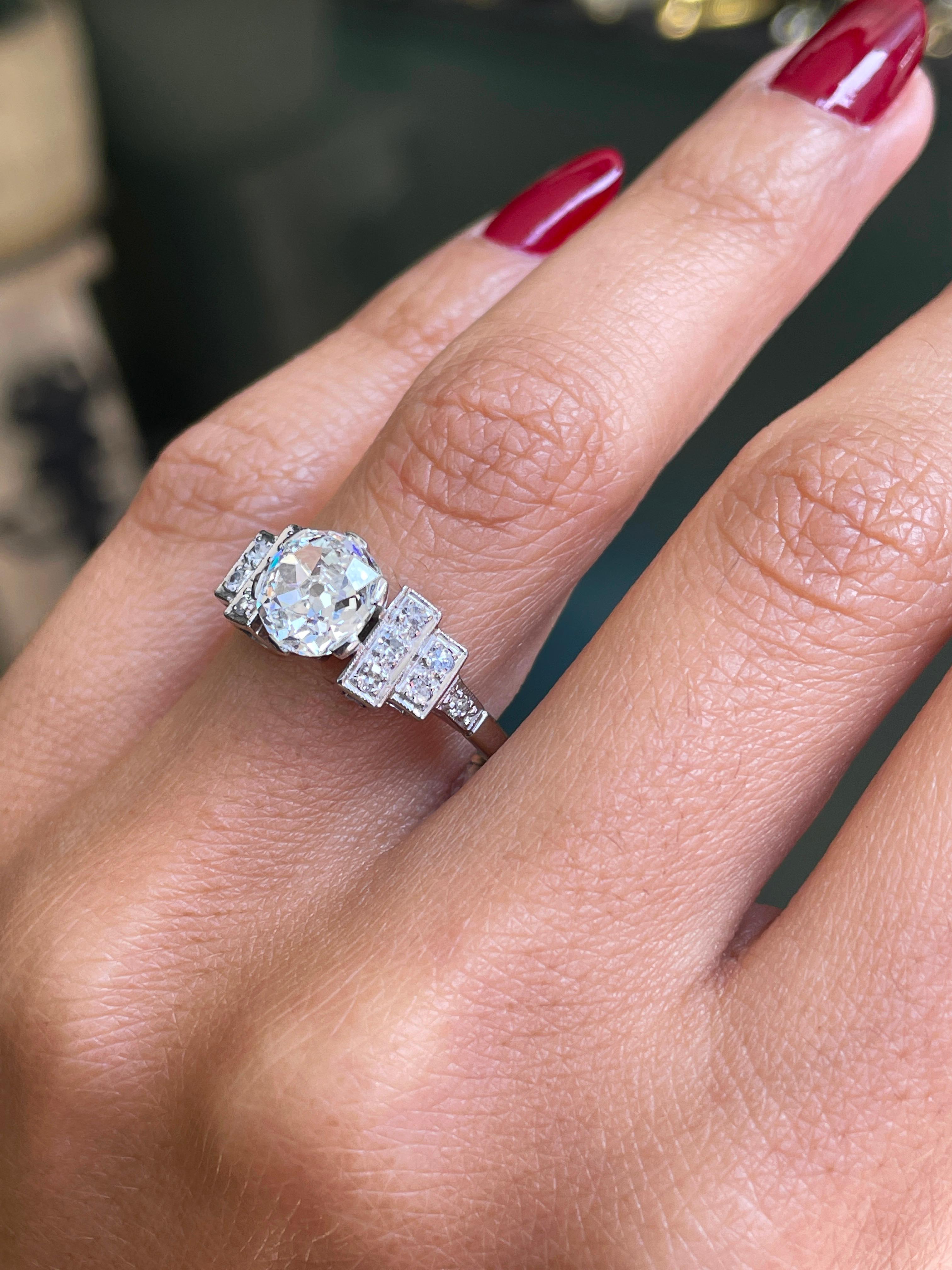 Women's Antique Art Deco 1.75ct Old Cut Diamond Platinum Engagement Ring, Circa 1920's  For Sale
