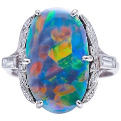 Antiker:: Art Deco:: 18 Karat Weißgold:: Schwarzer Opal und Diamantring