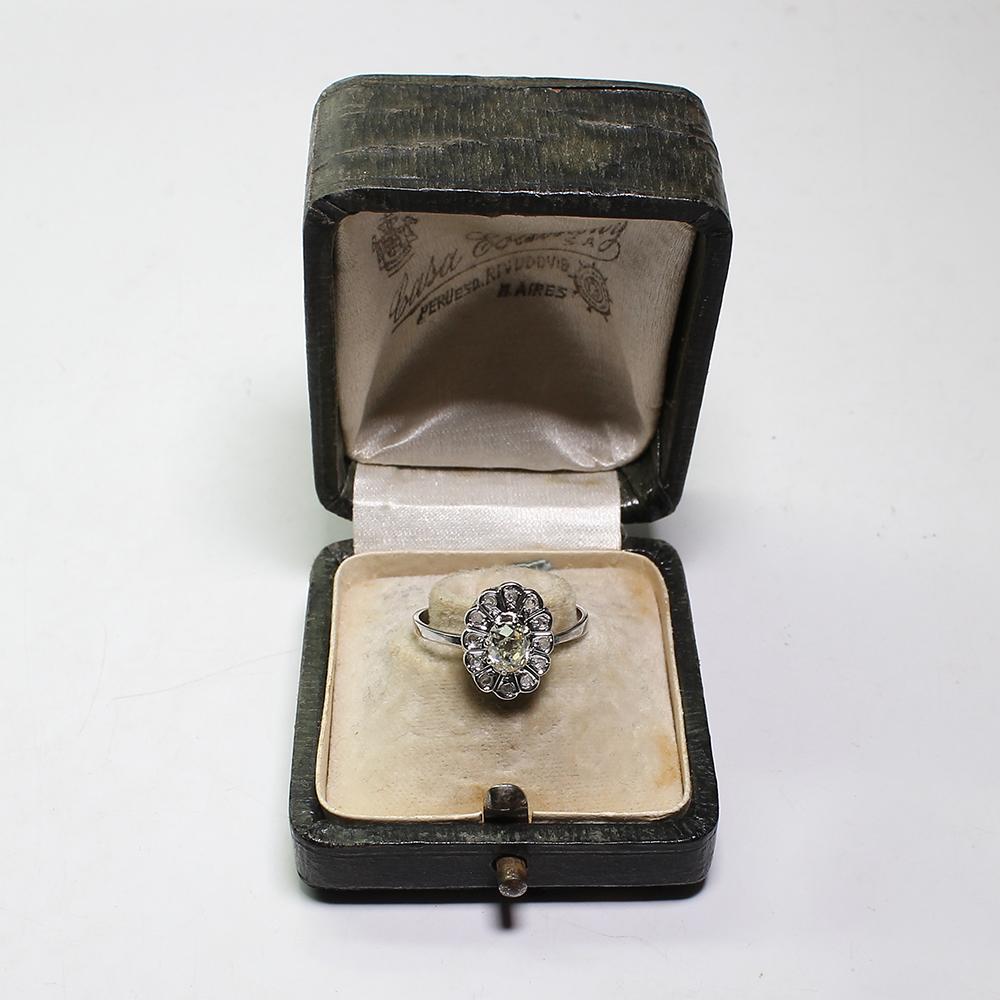 Antique Art Deco 18 Karat Gold Diamond Ring 3
