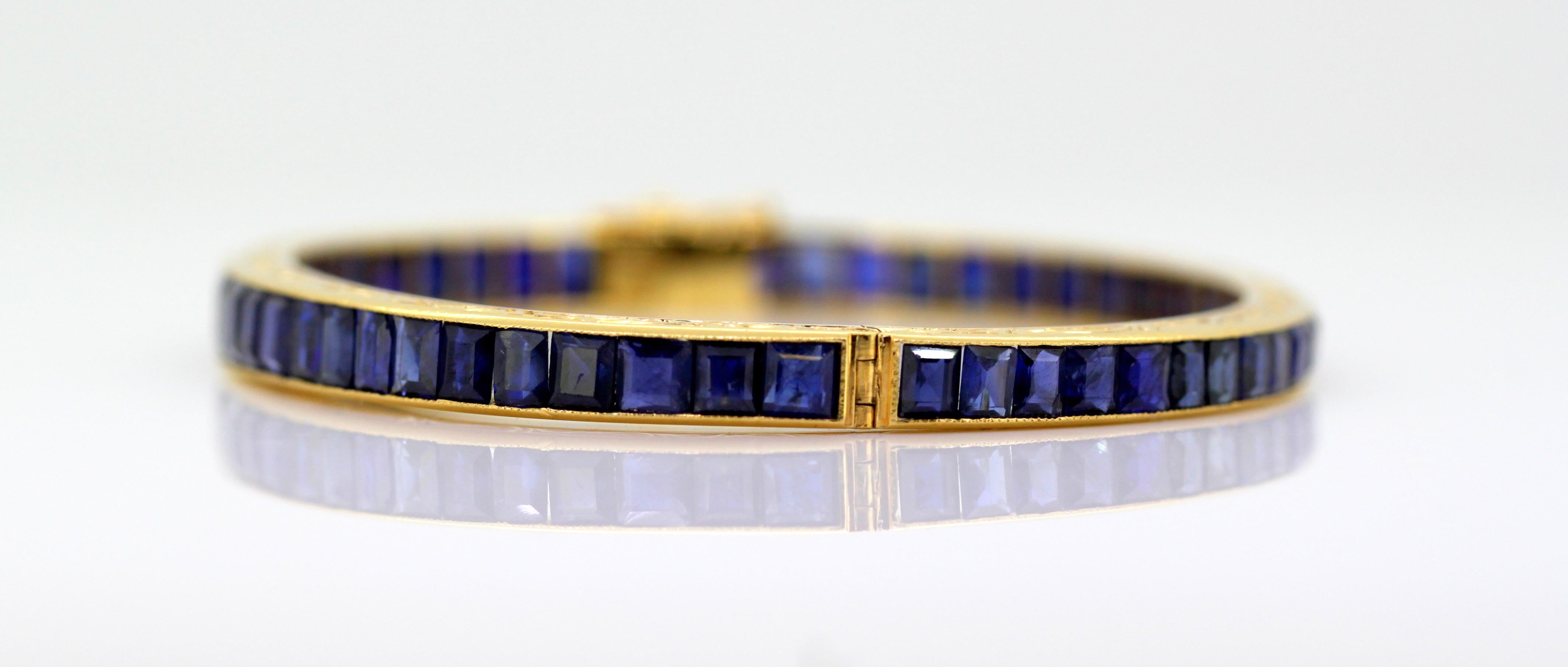 Women's Antique Art Deco 18 Karat Gold Ladies Bangle with Sapphires Made in France, 1920