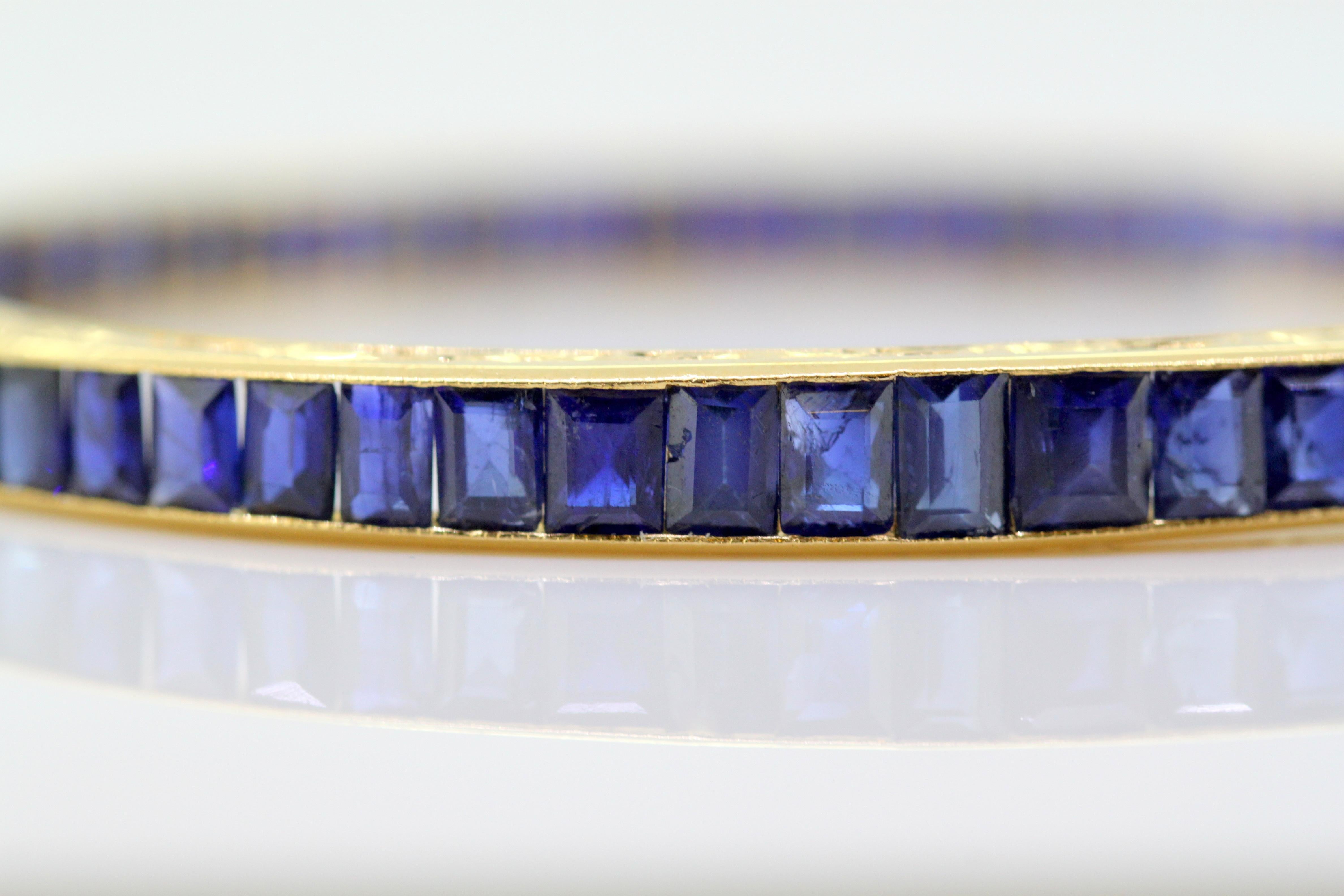 Antique Art Deco 18 Karat Gold Ladies Bangle with Sapphires Made in France, 1920 1