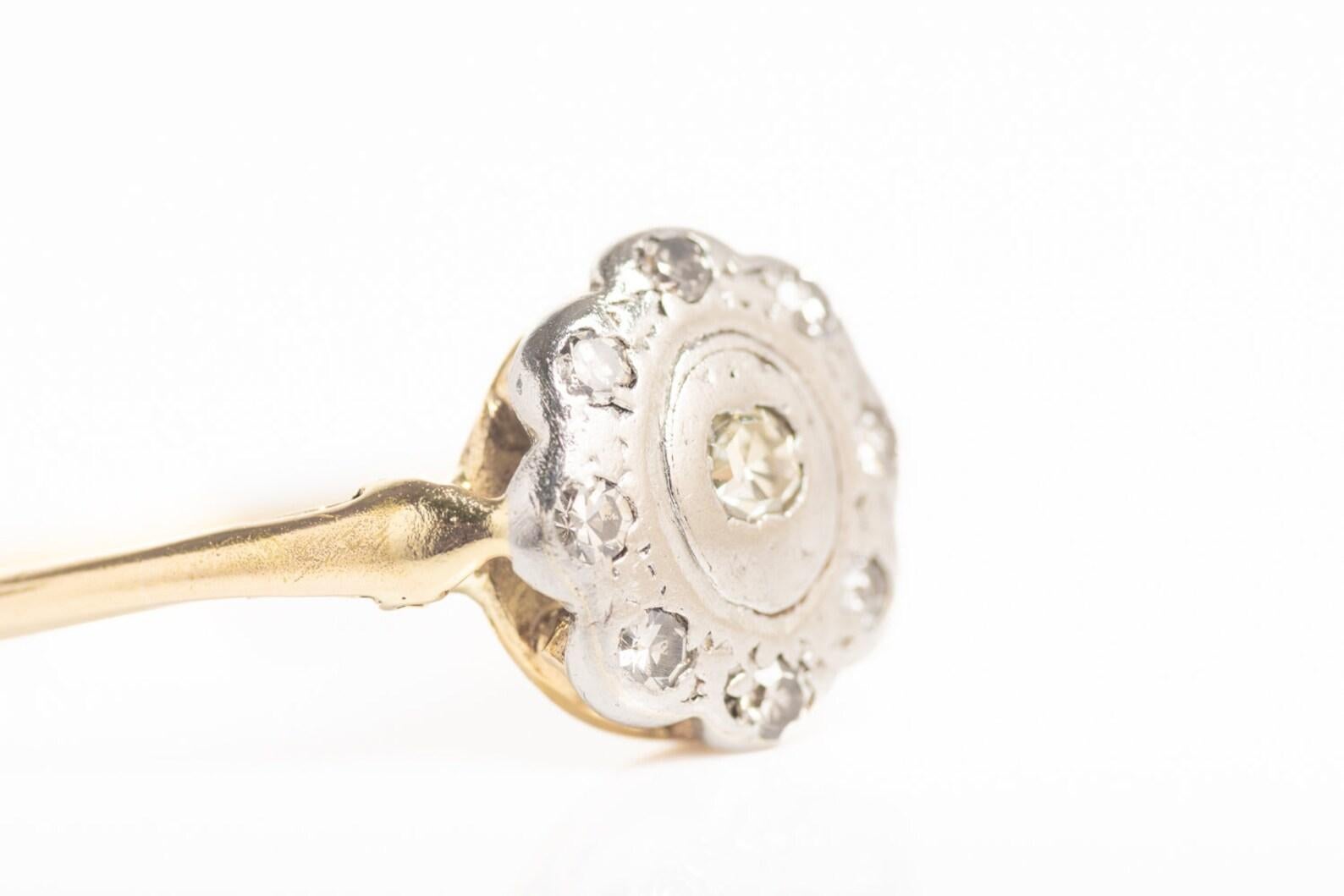 Antique Art Deco 18ct Gold Diamond Daisy Ring For Sale 3