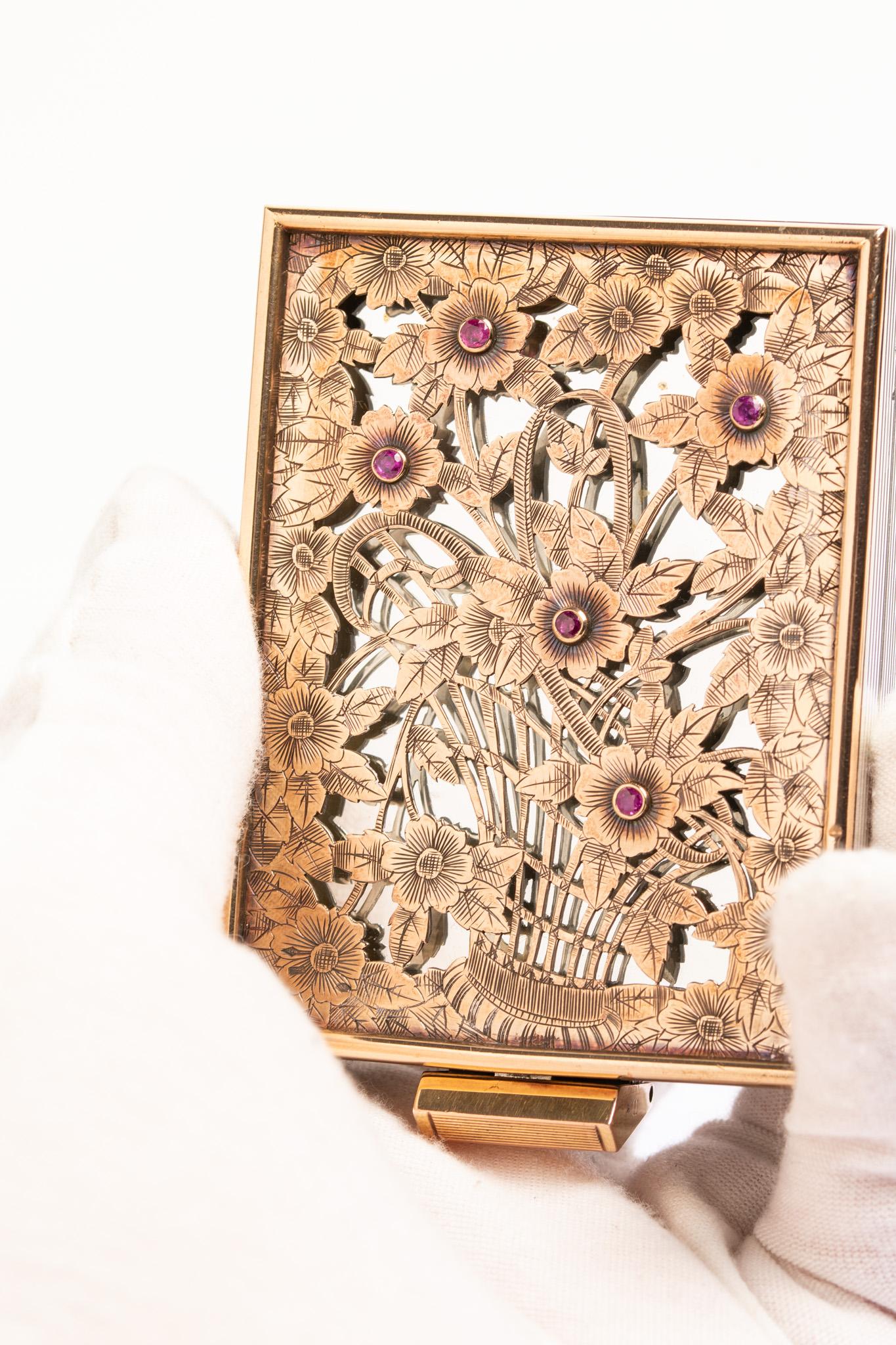 Art Déco Scatola Minauidere Art Deco Boucheron in argento, oro 18 carati e rubini in vendita