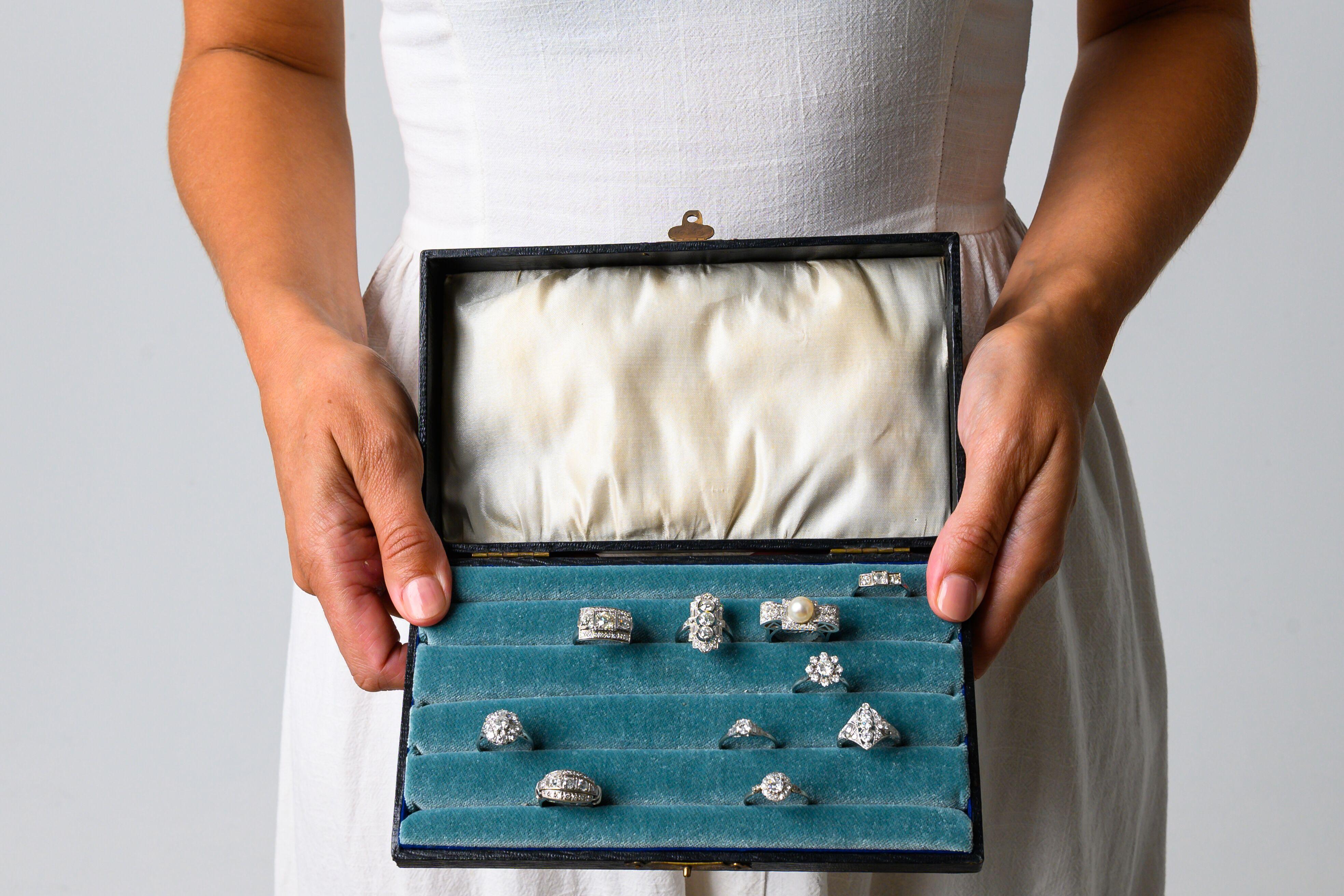 Women's Antique, Art Deco, 18 Carat White Gold, 1920s, Diamond Cluster Engagement Ring