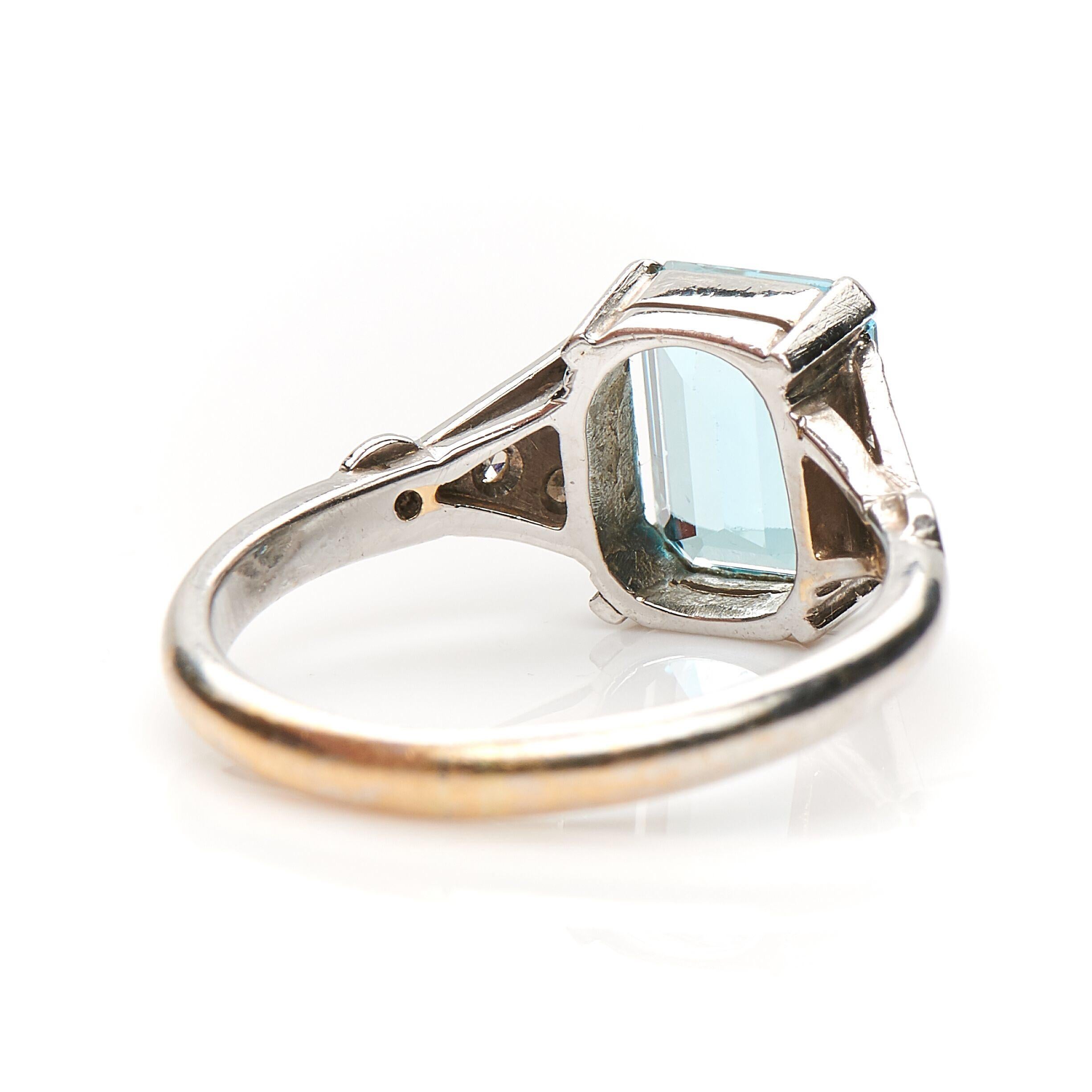 Antique, Art Deco, 18 Carat Gold, Platinum, Aquamarine and Diamond Engagement In Good Condition In Rochford, Essex