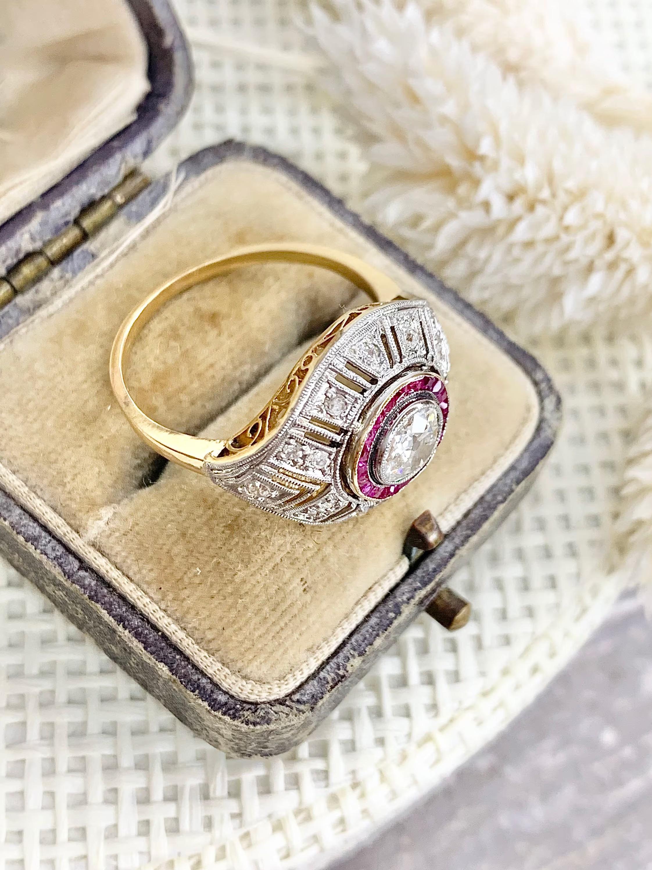 Antique Art Deco 18ct Yellow And White Gold Ruby And Diamond Target Ring In Good Condition For Sale In Brighton, GB