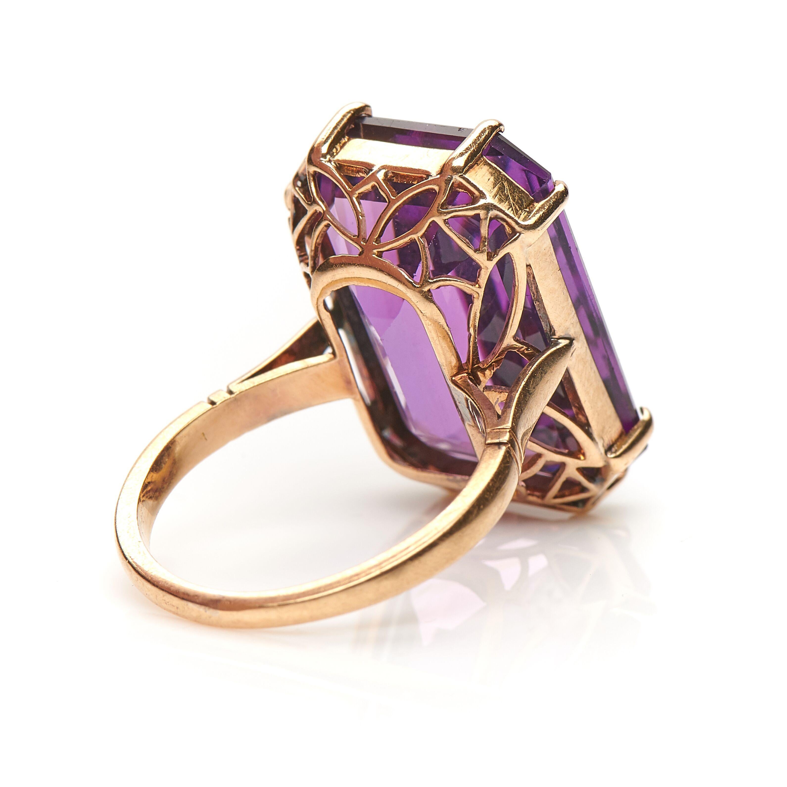 Emerald Cut Antique, Art Deco, 18 Carat Yellow Gold, Amethyst Ring